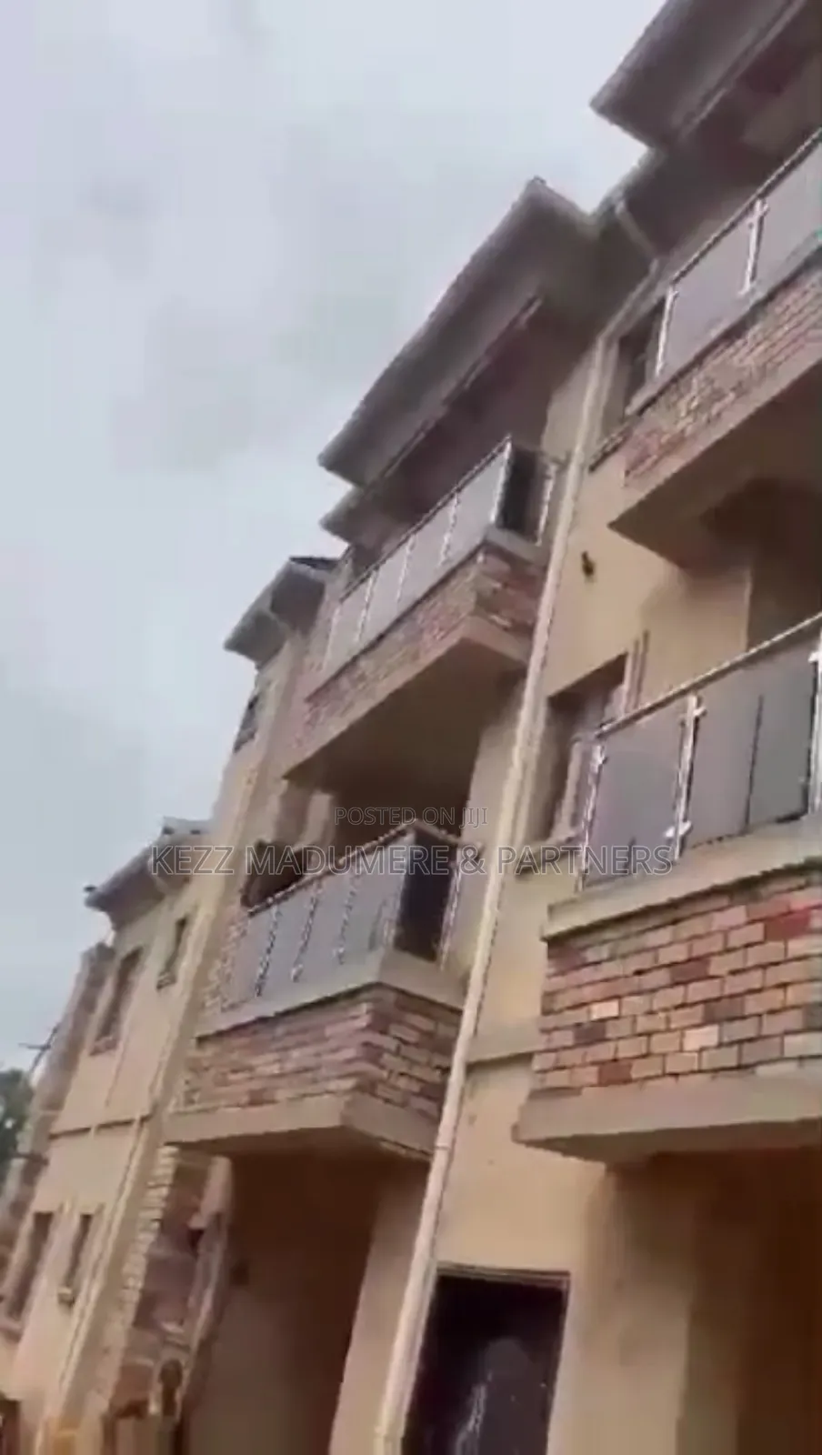 5bdrm Block of Flats in Centinary,Near, Enugu for sale