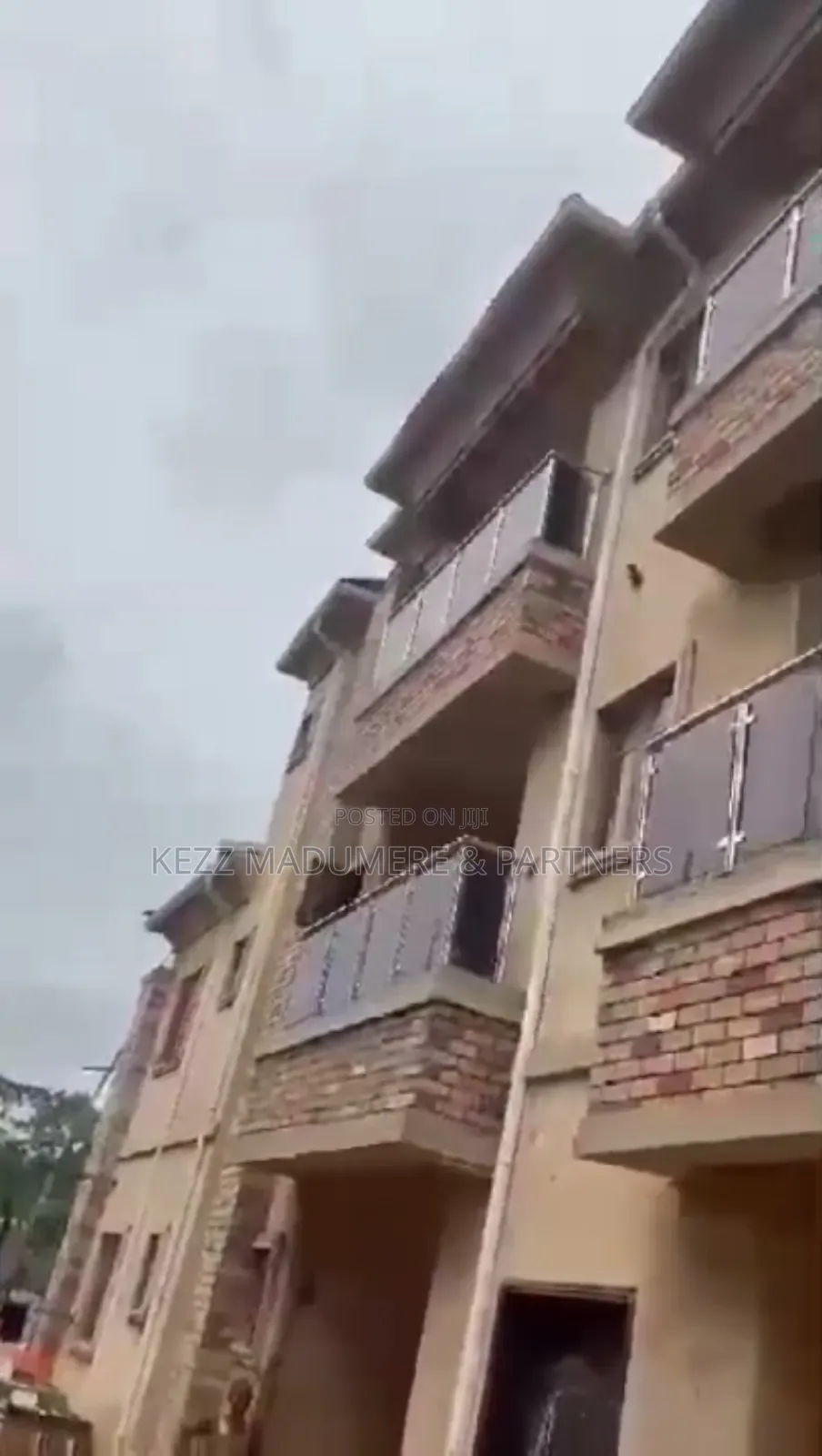 5bdrm Block of Flats in Centinary,Near, Enugu for sale