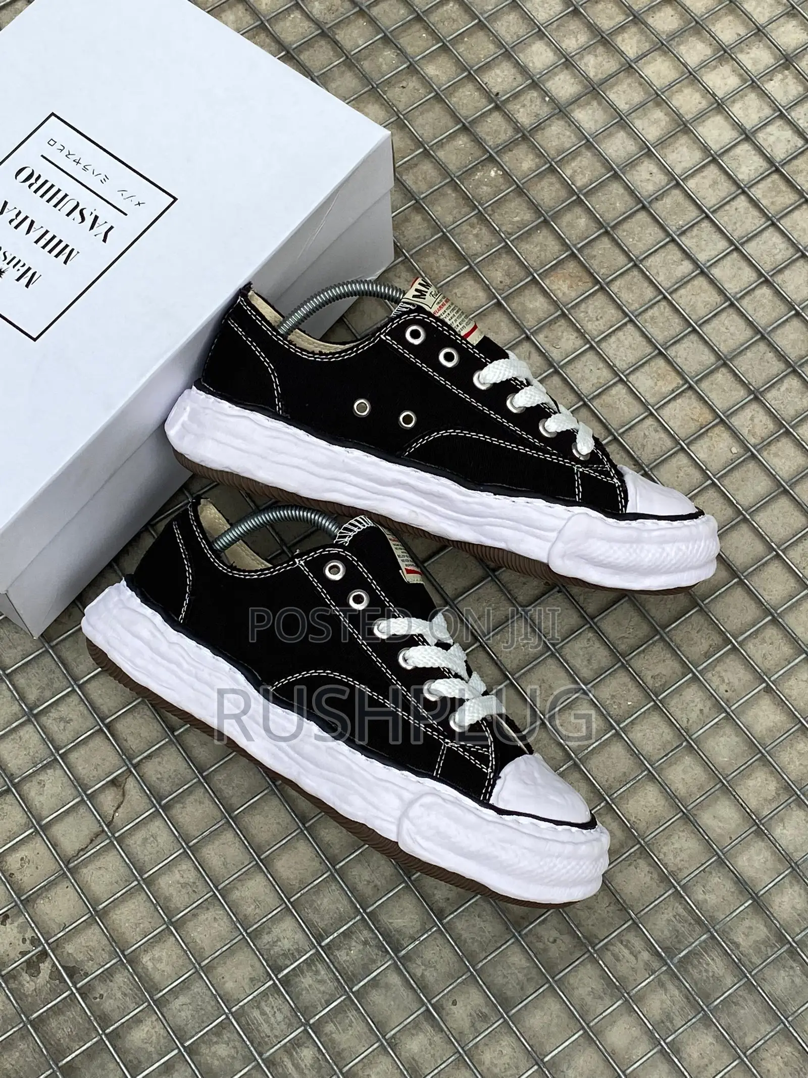 Maison Mihara Yashuhiro Low Top MMY Sneakers