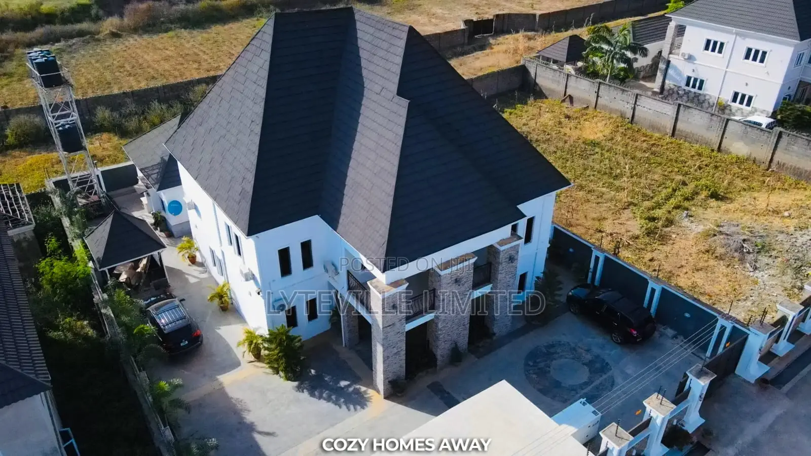 Luxurious 5-Bedroom Duplex