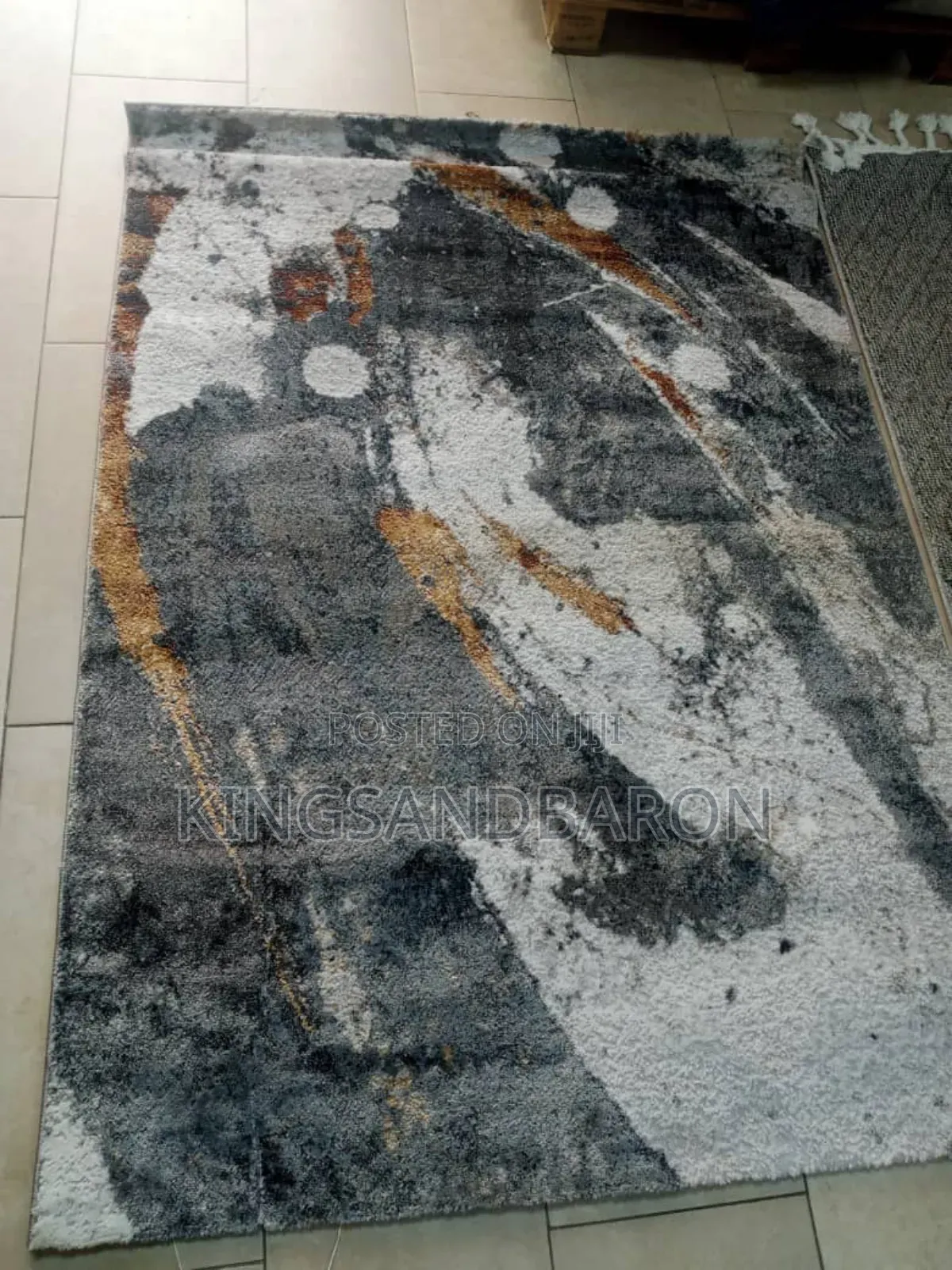 4*6fts Gray And Cream Turkey Center Rug