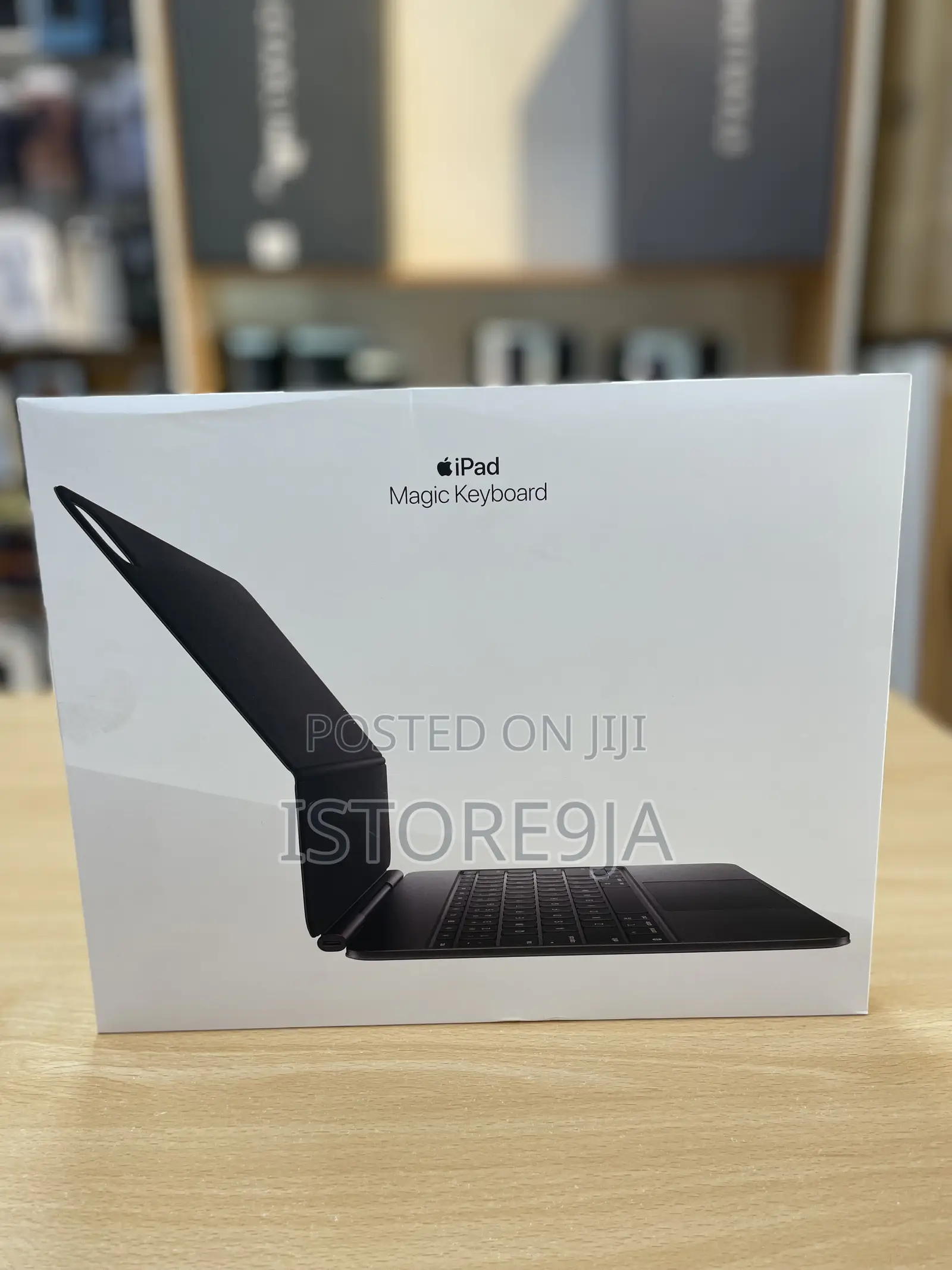 iPad Magic Keyboard M4