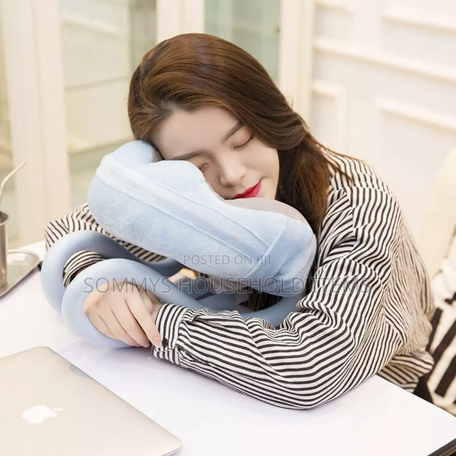 Neck Pillow With Phone Holder
