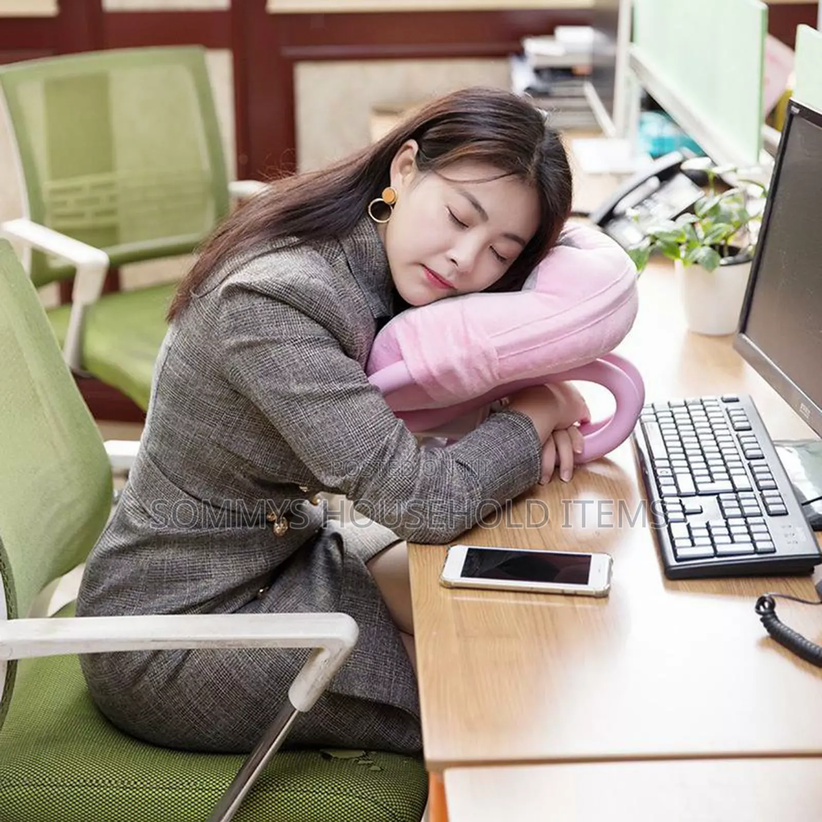 Neck Pillow With Phone Holder