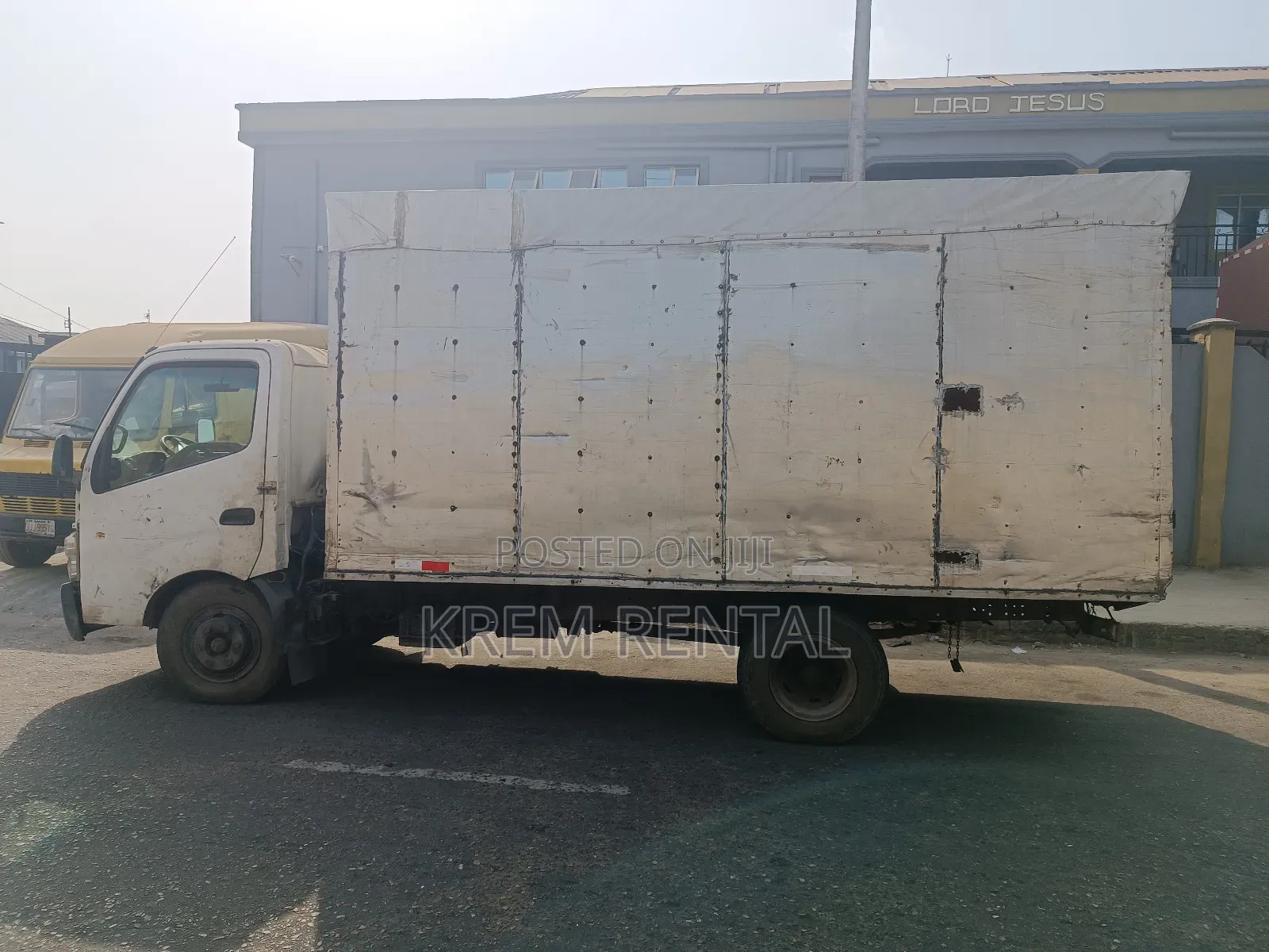 Good Trucks Available for Your Relocation Purposes