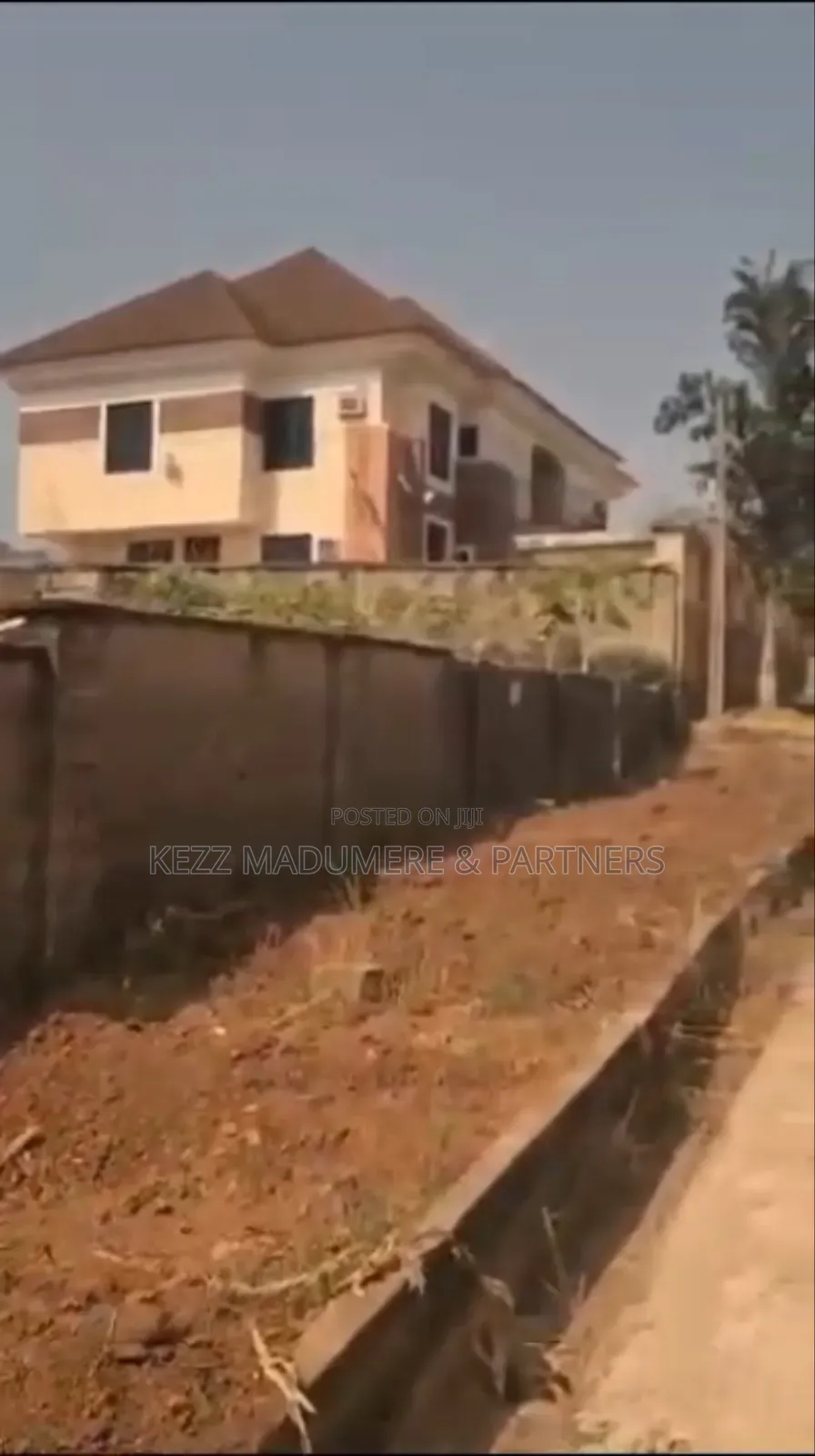 For Sale: 1000 Sqmts, Republic Est , Independence Layout,