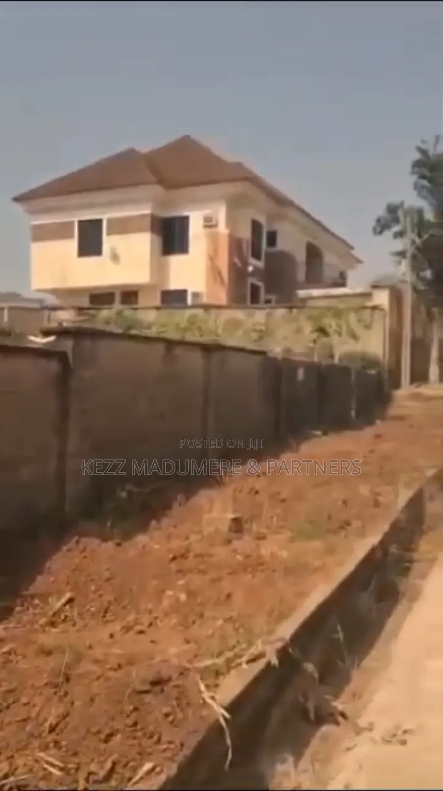 For Sale: 1000 Sqmts, Republic Est , Independence Layout,