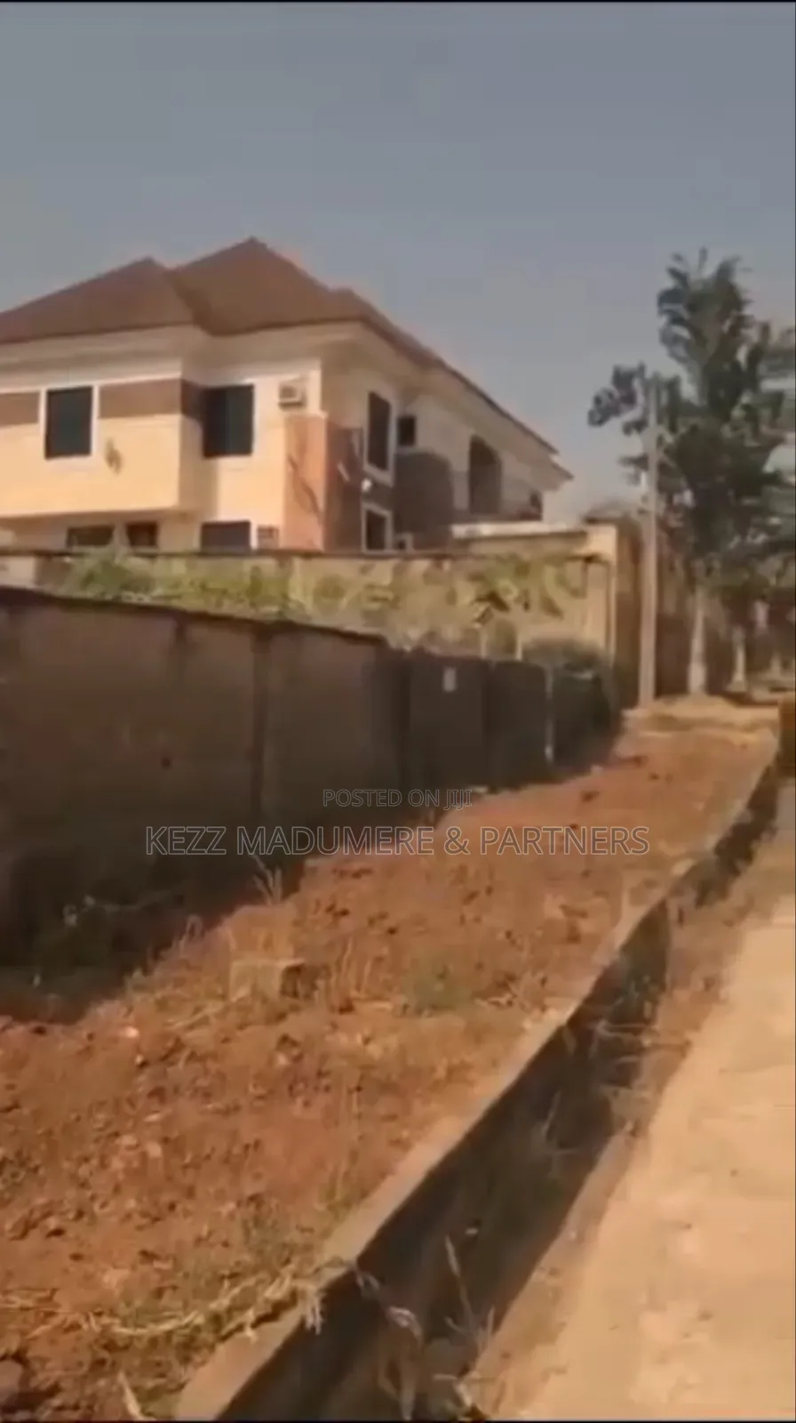 For Sale: 1000 Sqmts, Republic Est , Independence Layout,