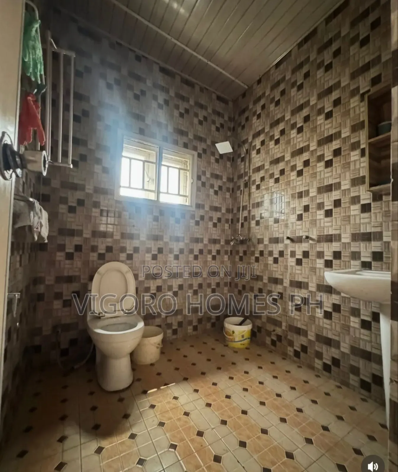 4bdrm Duplex in On A Tarred Road, Port-Harcourt for sale