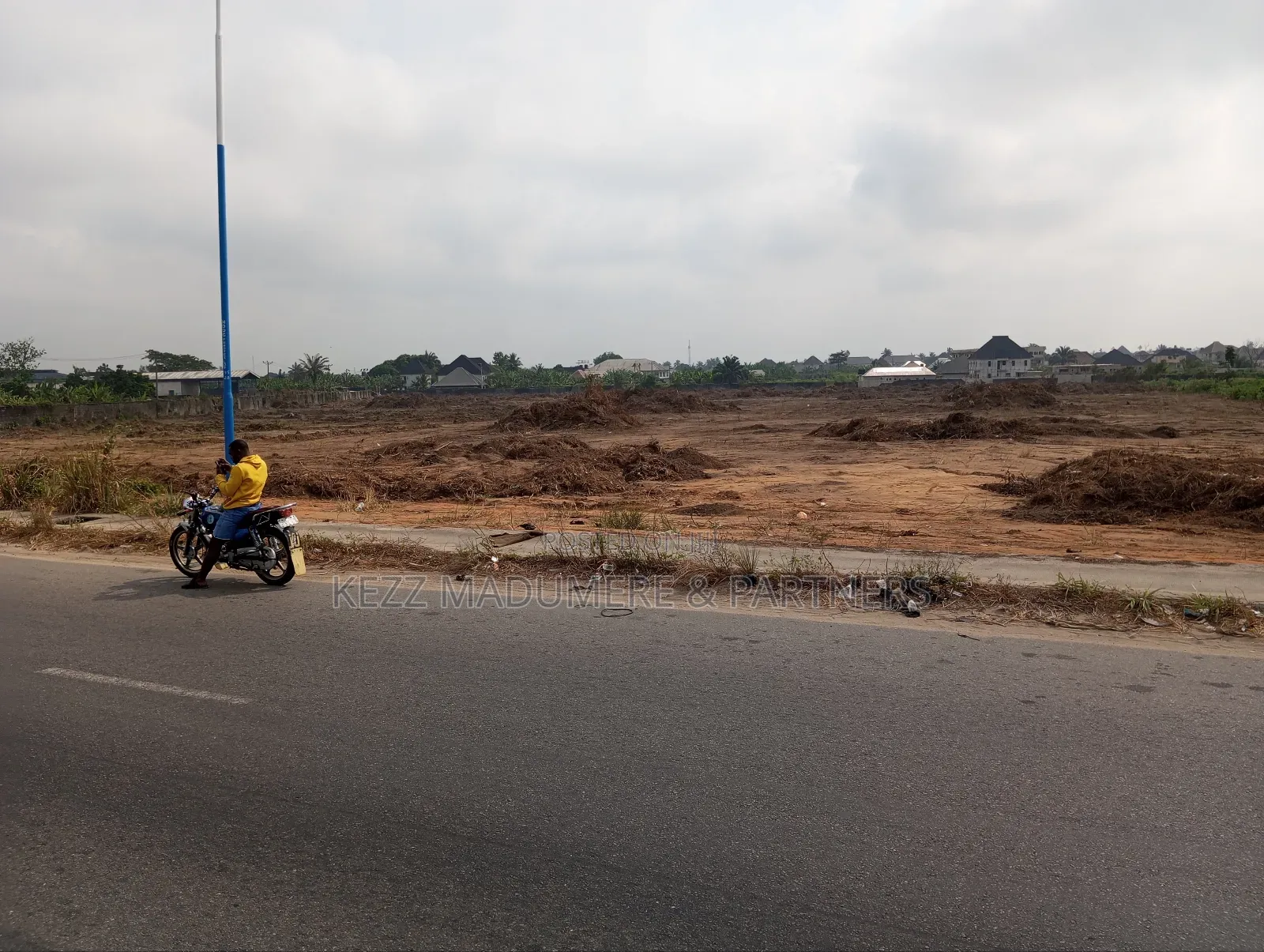 For Sale : 30 Plots Opposite Emerald Sch,Eneka Igwuruta Rd.