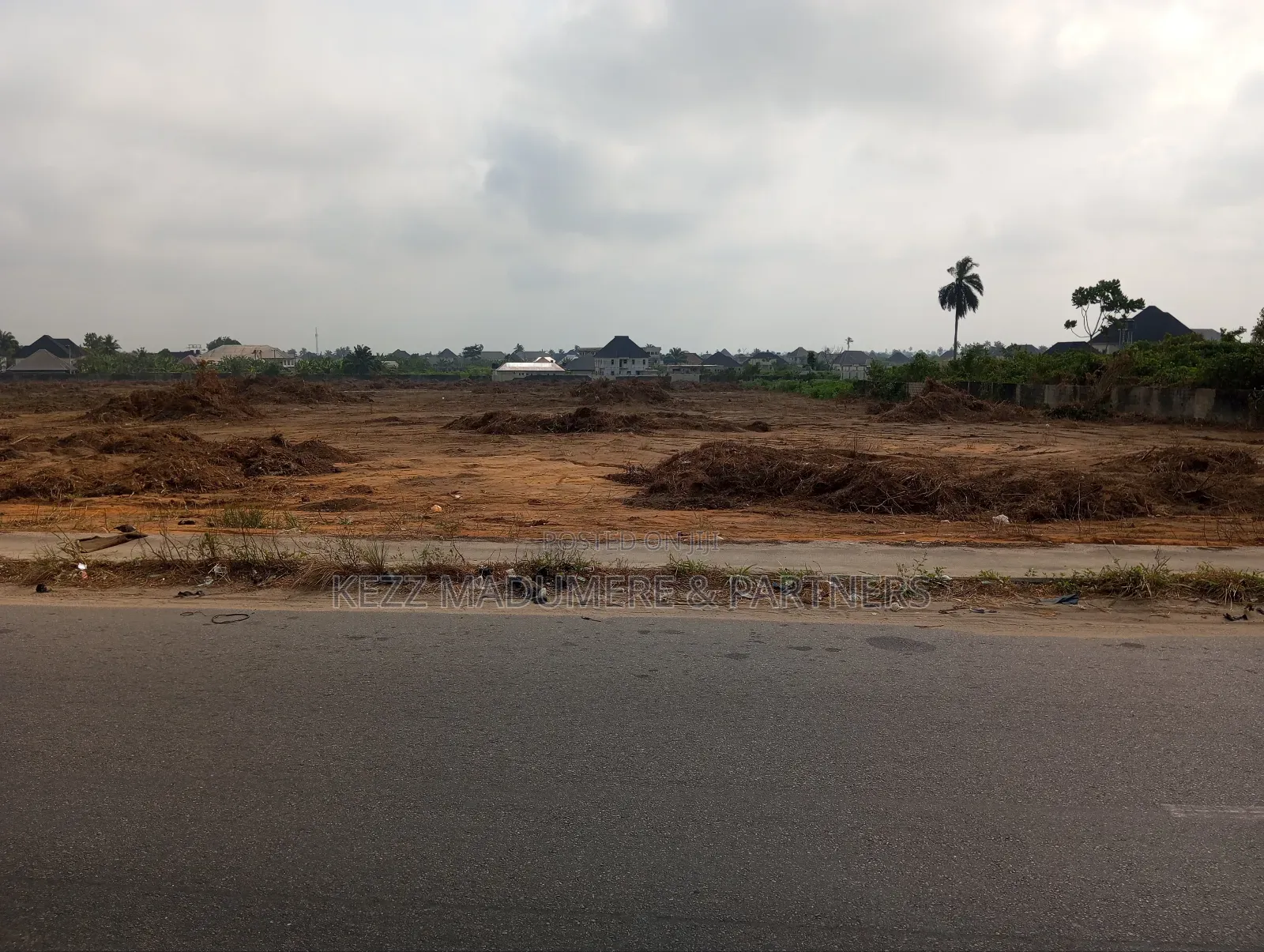For Sale : 30 Plots Opposite Emerald Sch,Eneka Igwuruta Rd.