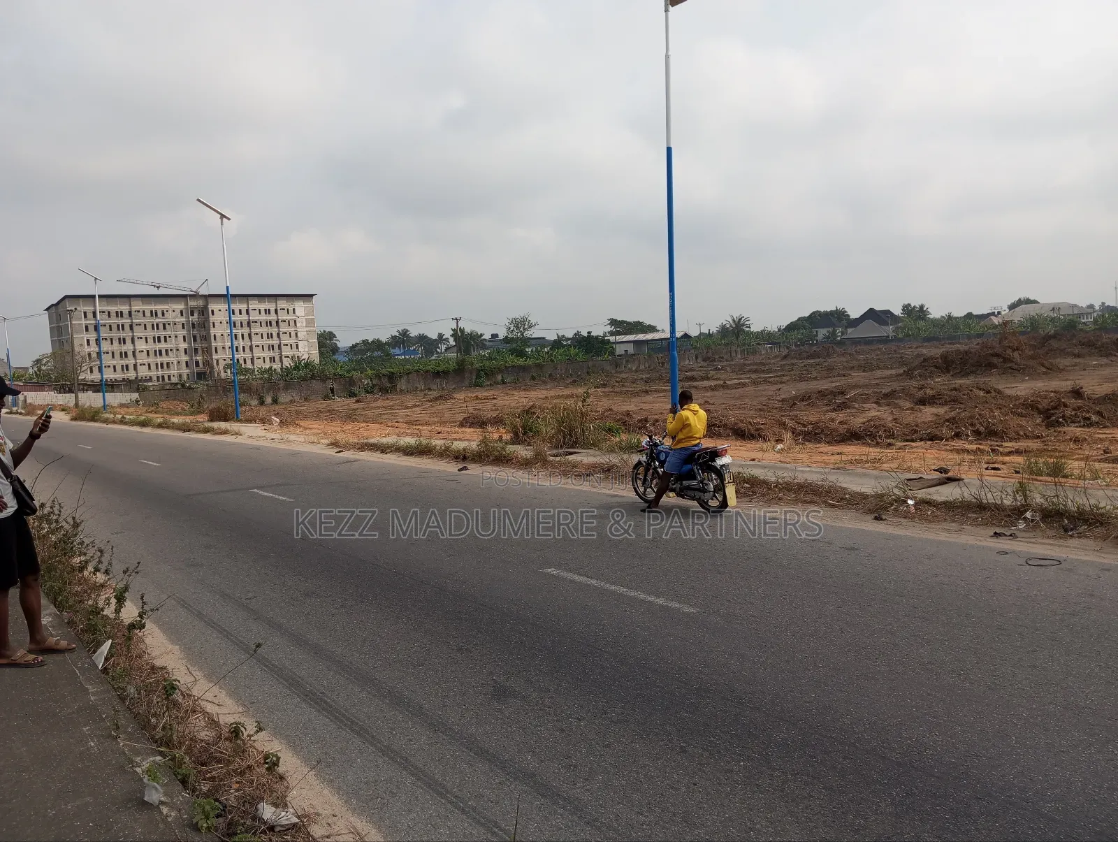 For Sale : 30 Plots Opposite Emerald Sch,Eneka Igwuruta Rd.