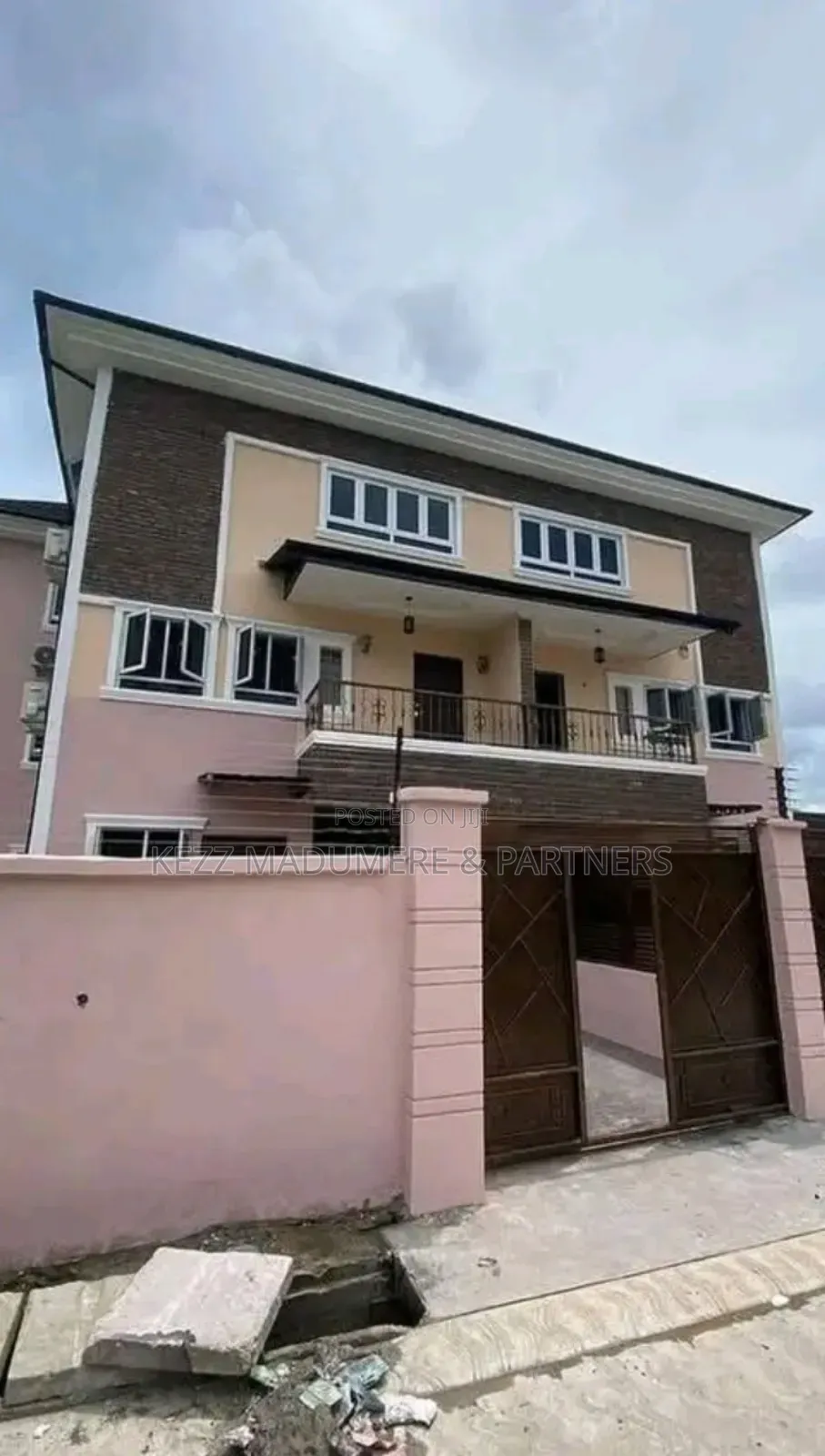 4bdrm Duplex in New Gra, Port for sale