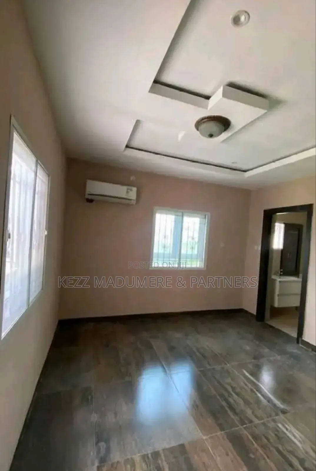 4bdrm Duplex in New Gra, Port for sale