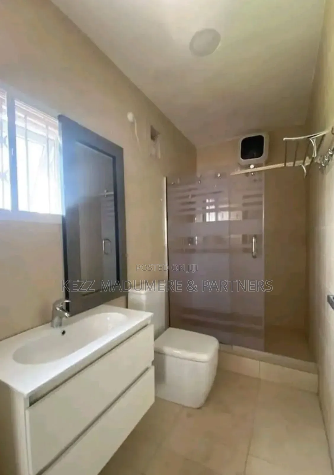 4bdrm Duplex in New Gra, Port for sale