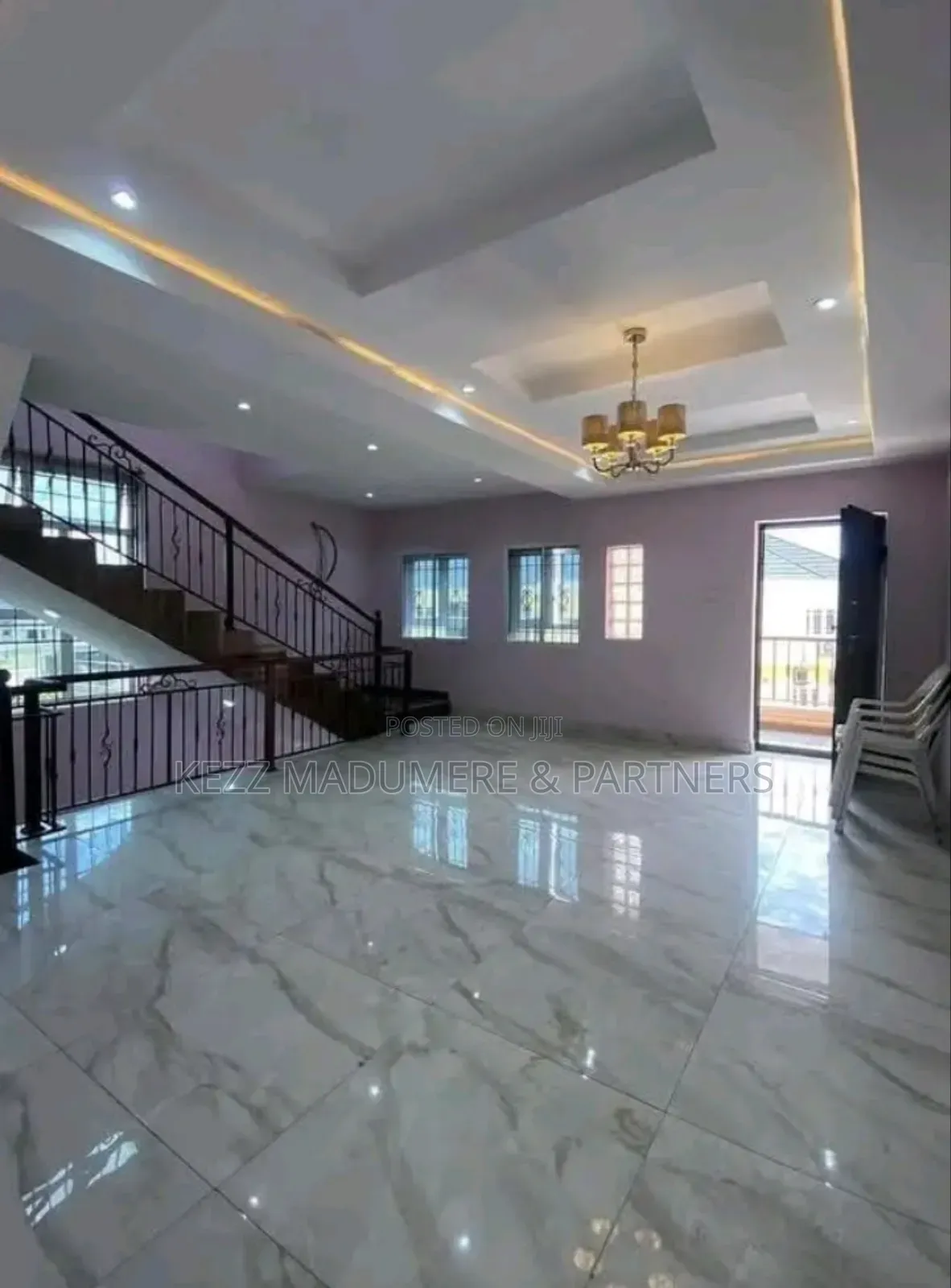 4bdrm Duplex in New Gra, Port for sale
