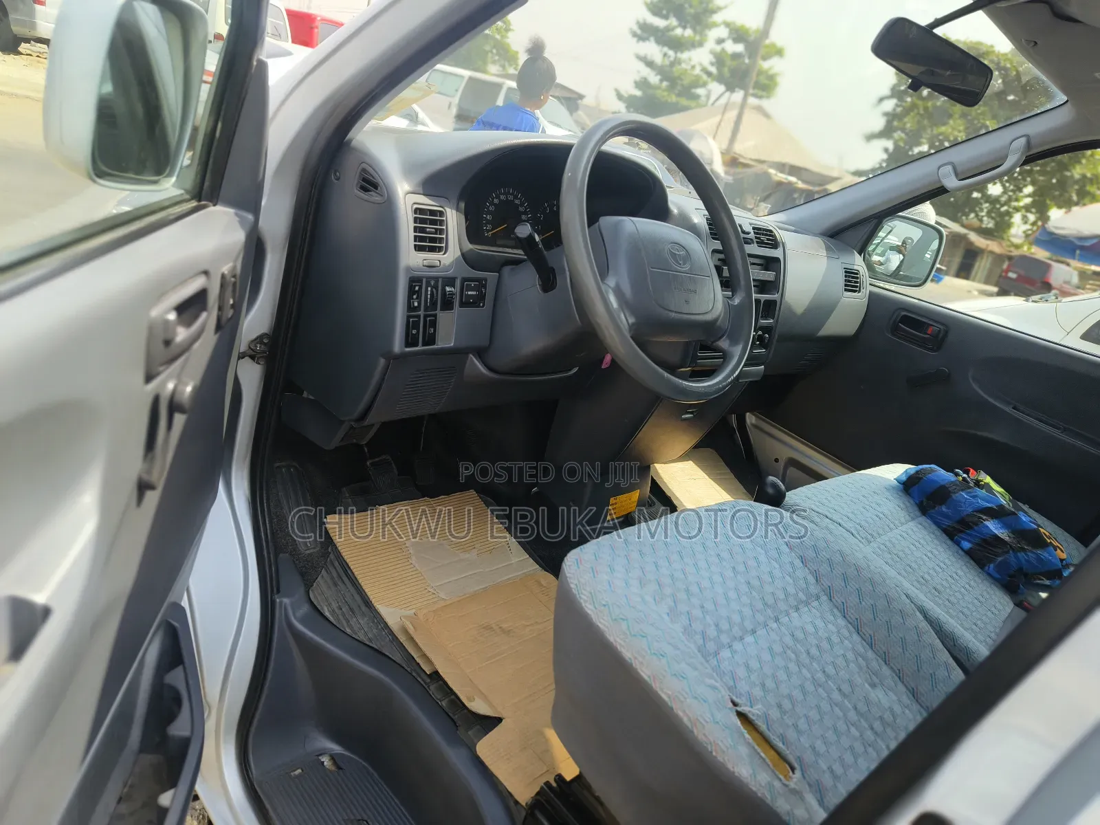 Toyota HiAce 2004 Grey