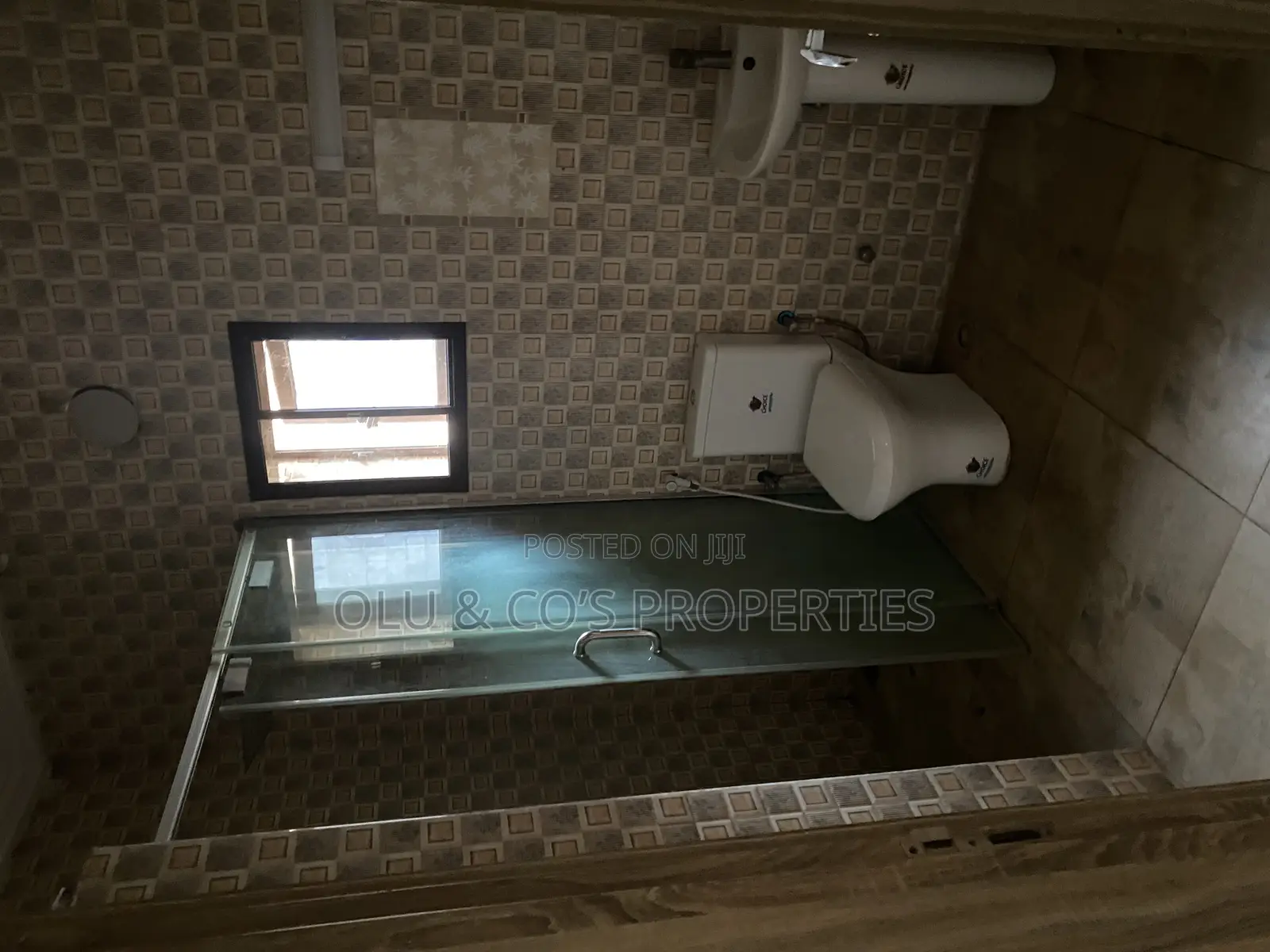 4bdrm Duplex in An Estate Nut for sale