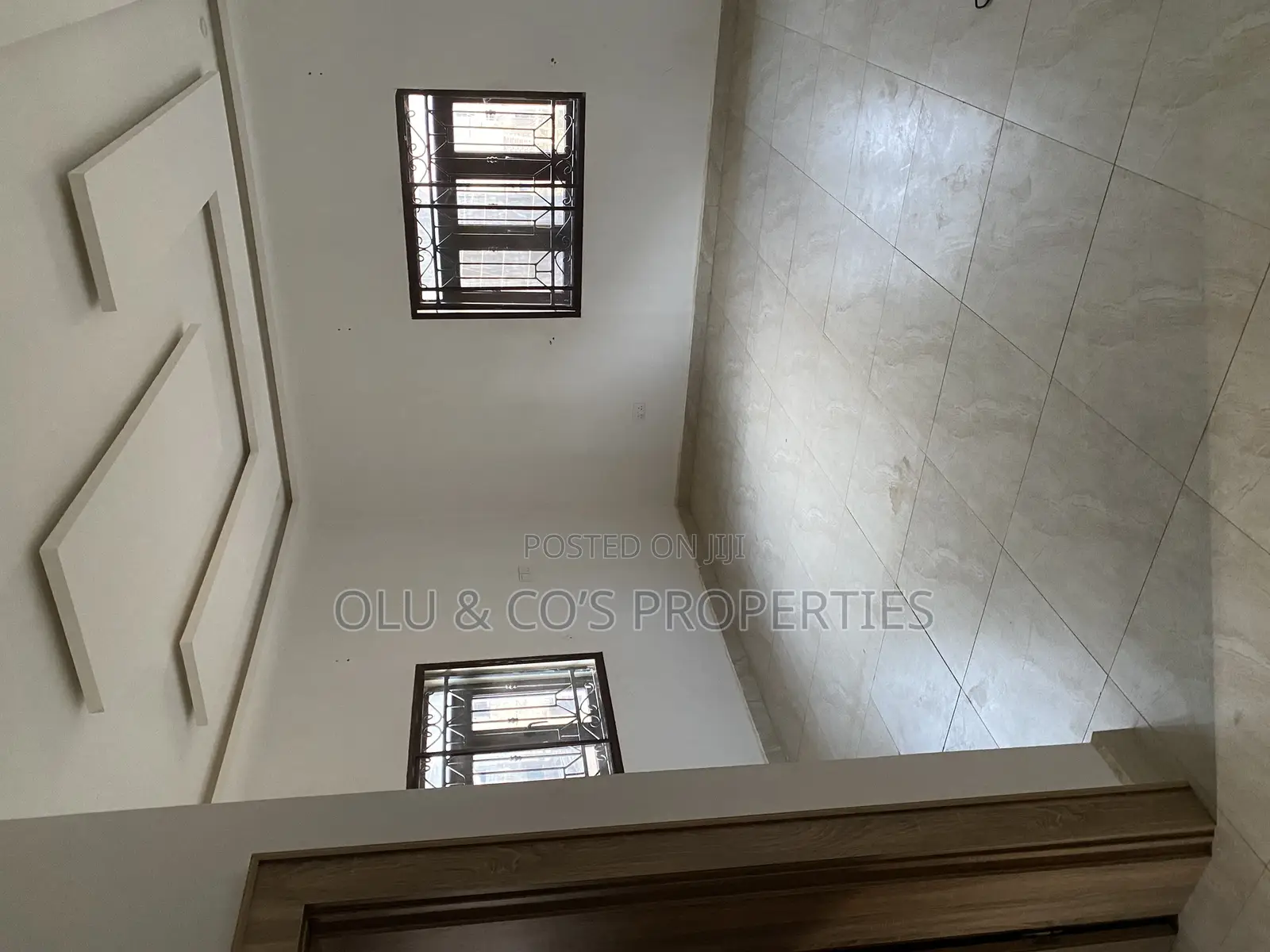 4bdrm Duplex in An Estate Nut for sale