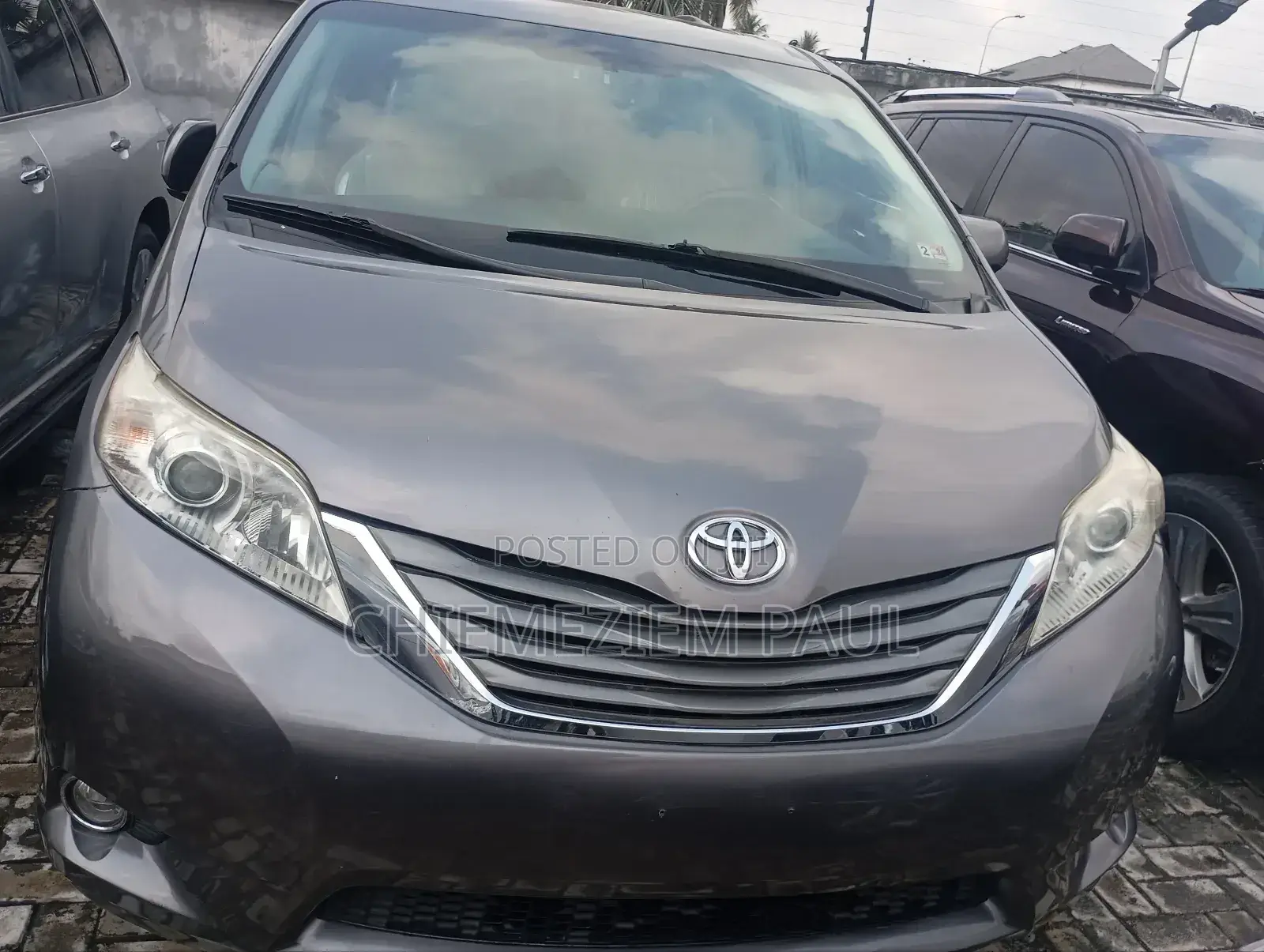Toyota Sienna XLE 7 Passenger Mobility 2012 Gray