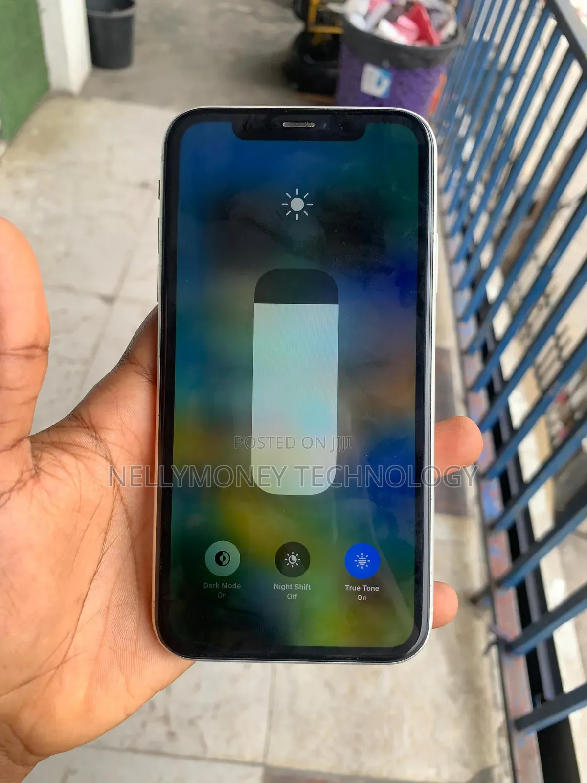 Apple iPhone XR 64 GB White