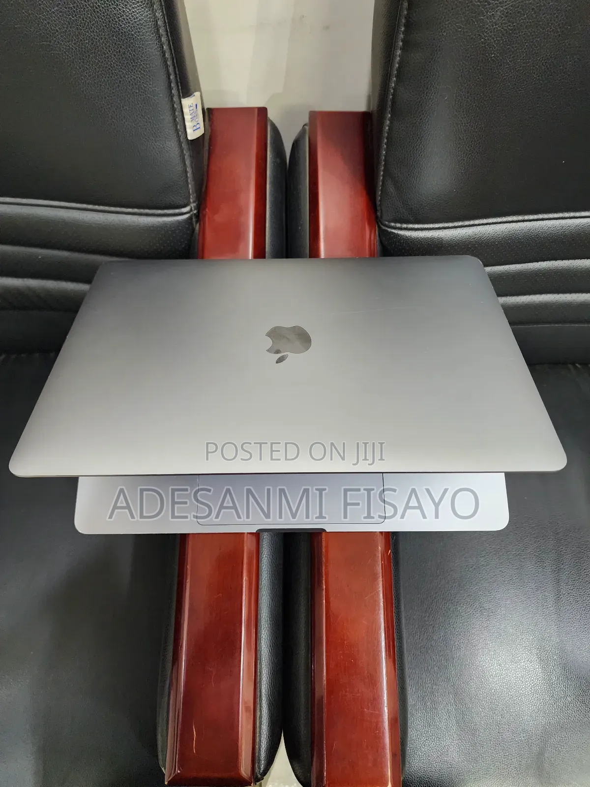 Laptop Apple MacBook Pro 2022 M2 8GB Apple M2 SSD 256GB