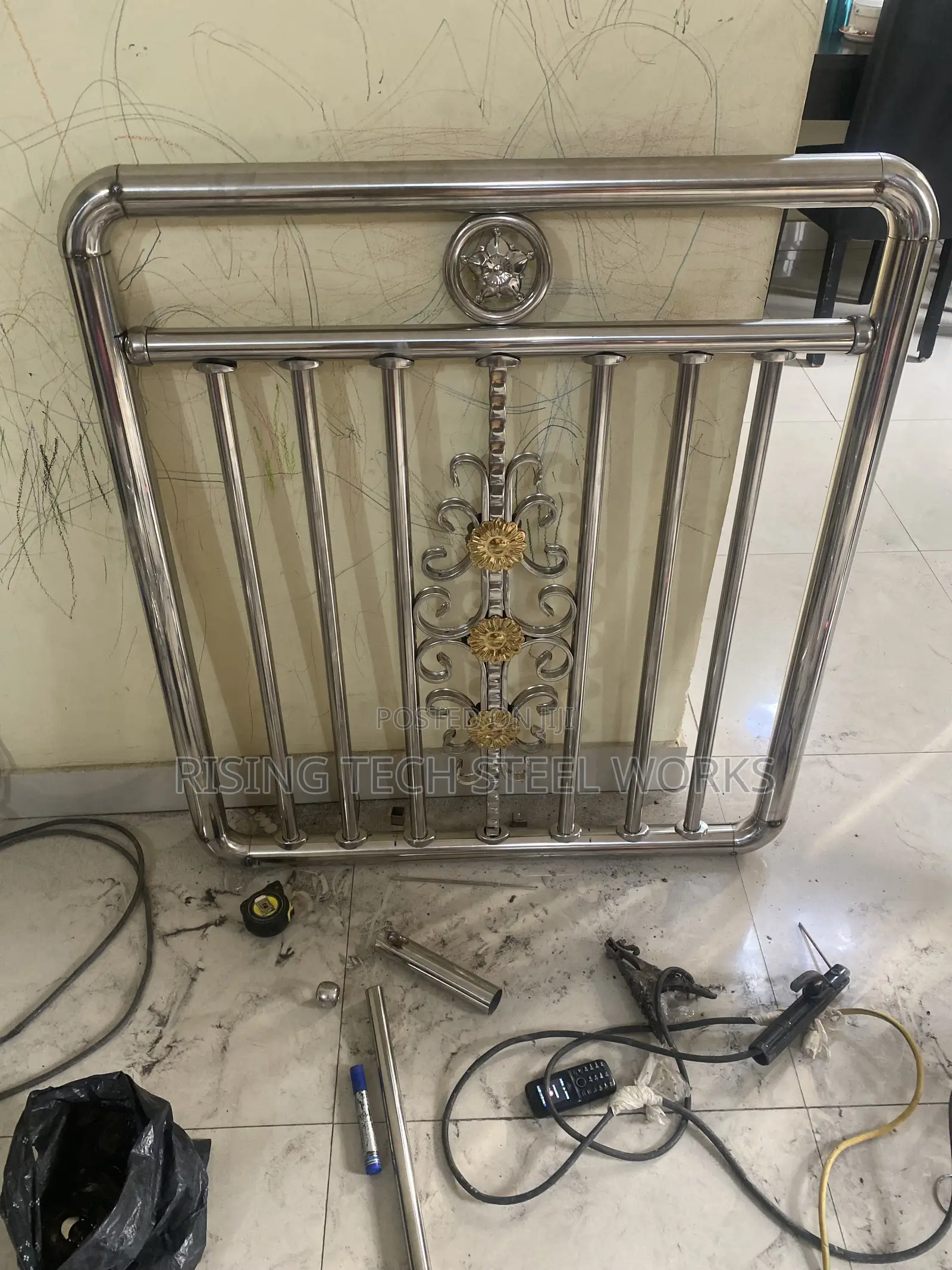 Stainless Handrail With Min Door