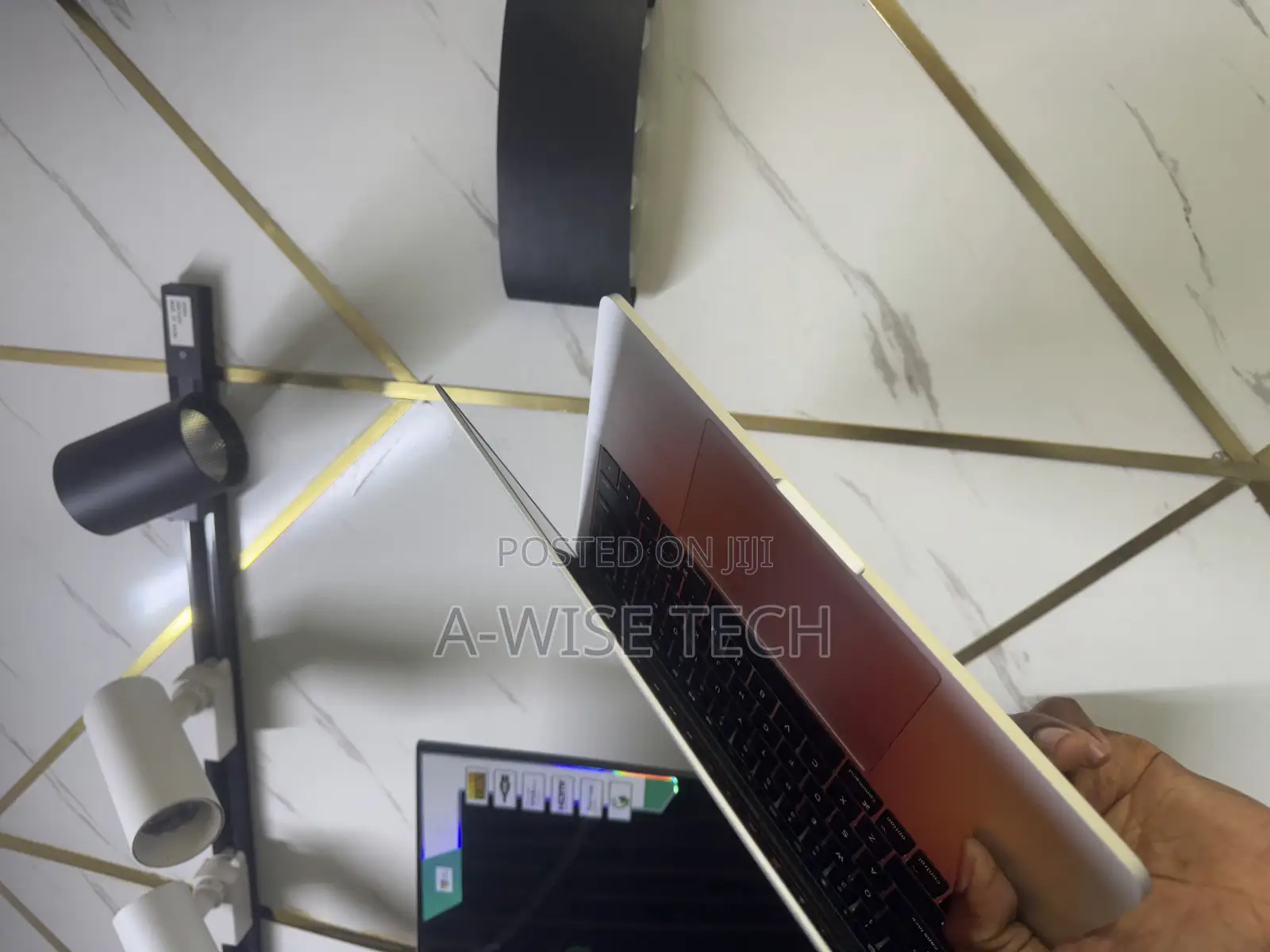 Laptop Apple MacBook Pro 2017 16GB Intel Core I5 SSD 256GB