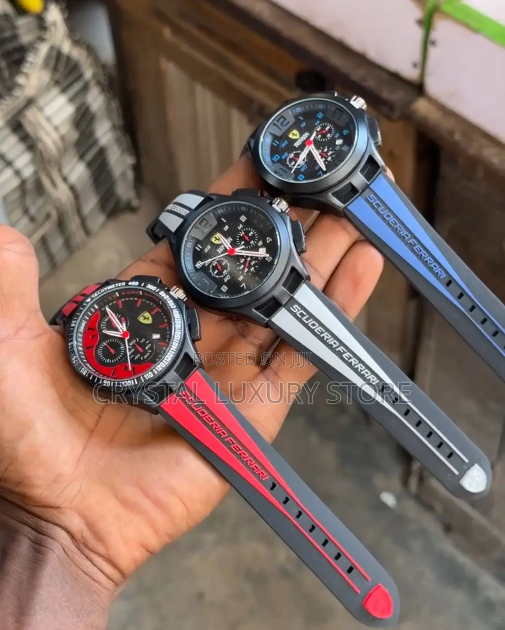 Ferrari Quality Luxury Men Rubber Strap Wristwatch