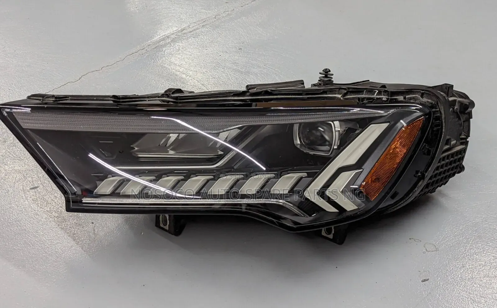 Set Of Head Light Audi Q7 2022 And 2024