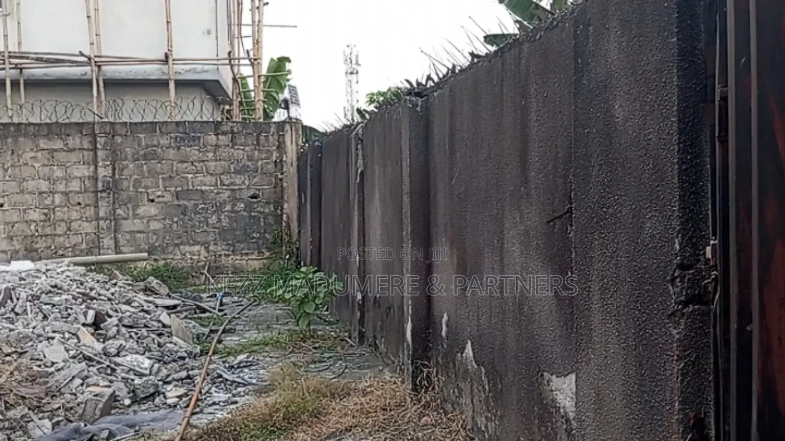 For Sale : Almost 1 Plot, Back of Salvation Ministries , Gra
