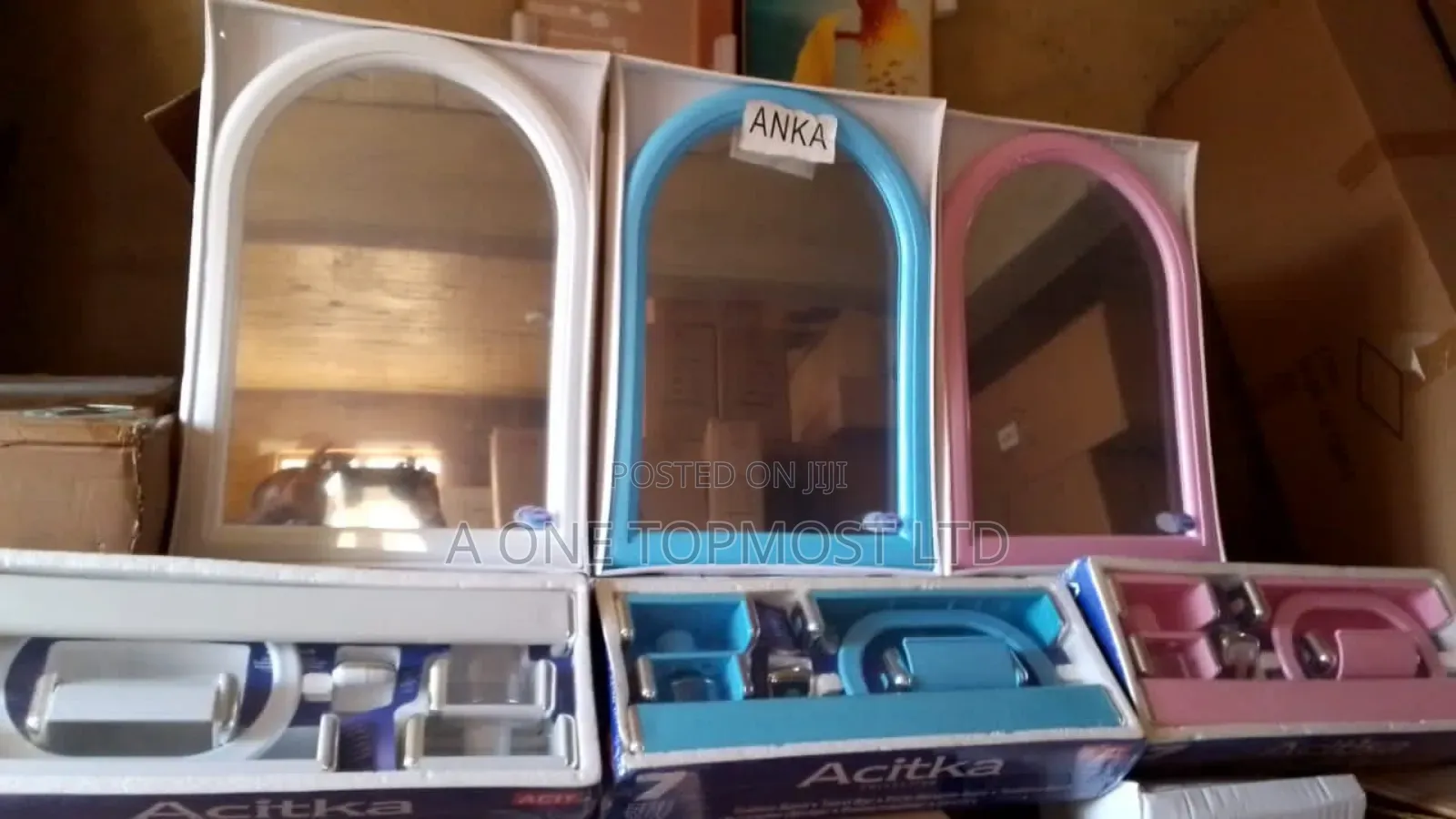 Mmirror With Accessories