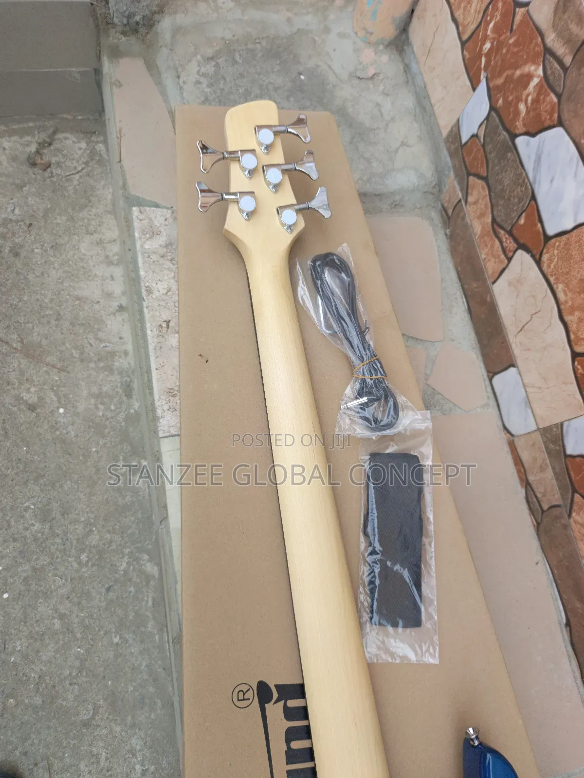 Well Sound 5 Strings Active Bass Guitar