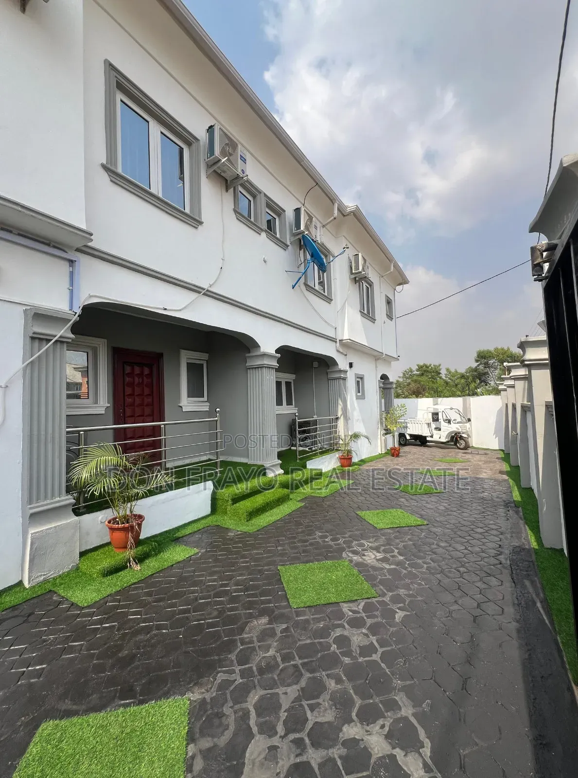 Exquisite 4 Bedrooms Duplex Service Apt at Akala Express