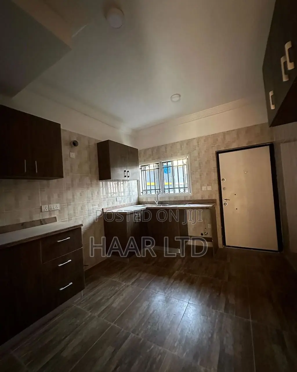 4bdrm Townhouse / Terrace in Ologolo for rent