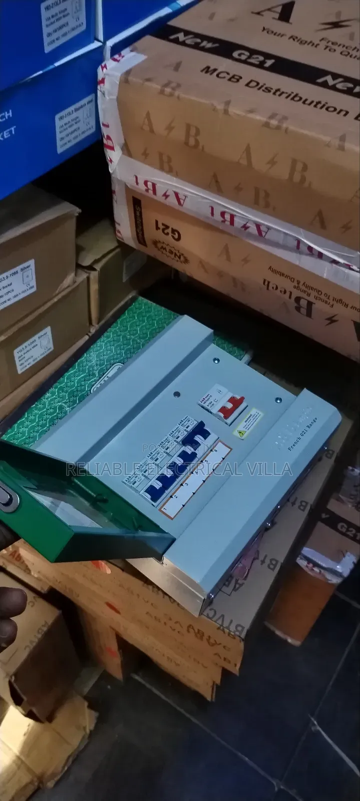 Consumer Unit 8 Ways (Distribution Board)