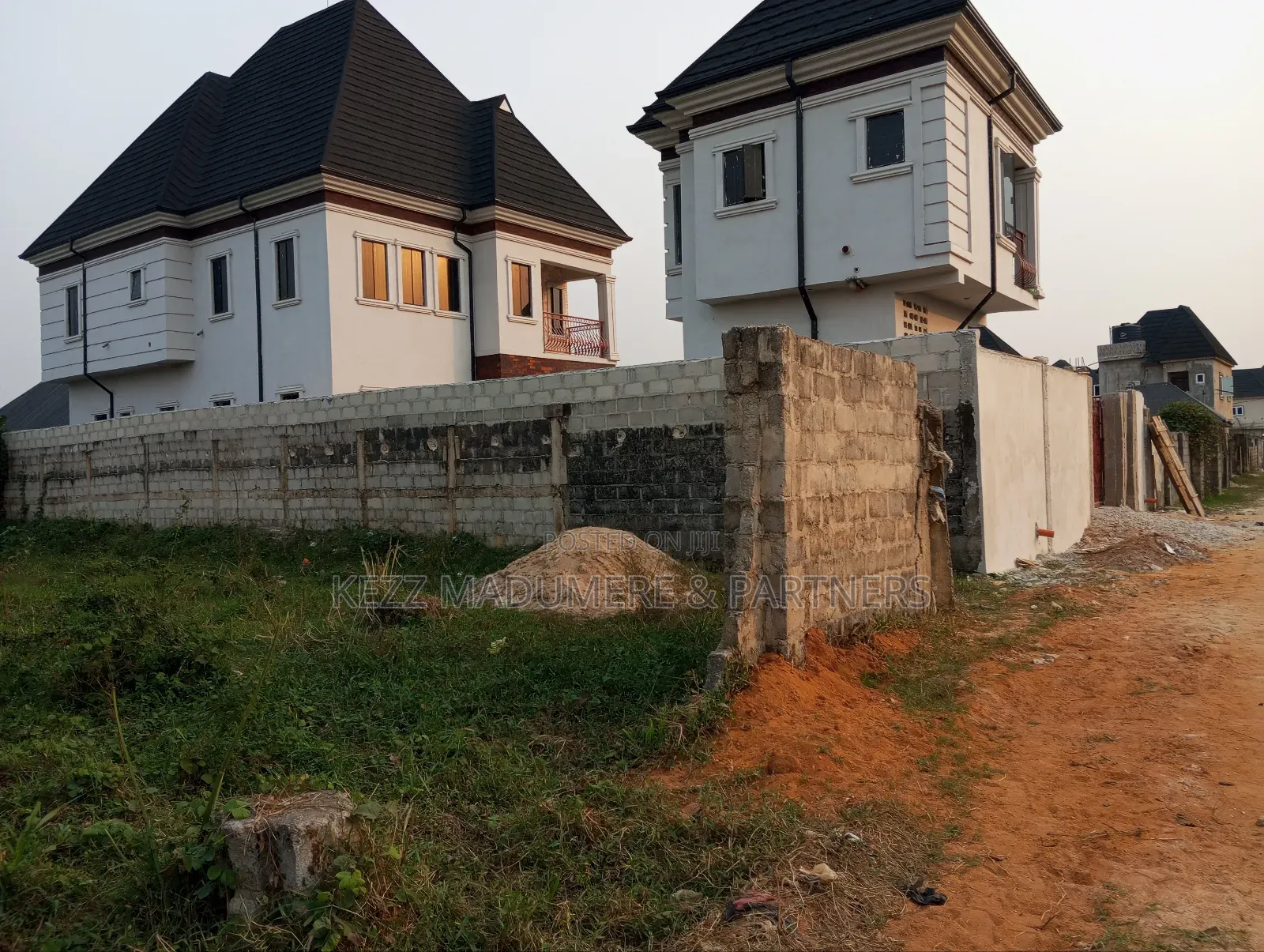 For Sale : 1 Plot at Road 2, Royal Estate , Sars Road , Ph