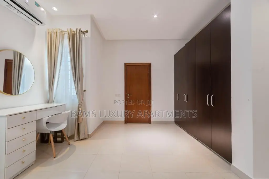 A Luxury Fully Furnished 3 Bedroom Flat