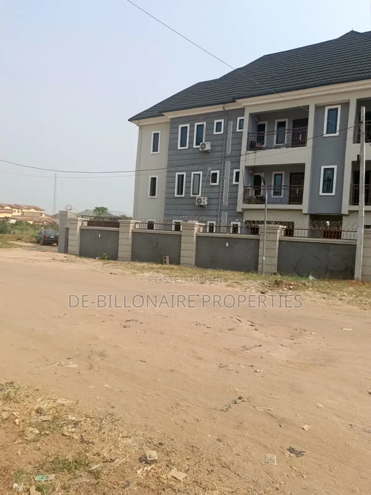 3bdrm Block of Flats in New Owerri for sale