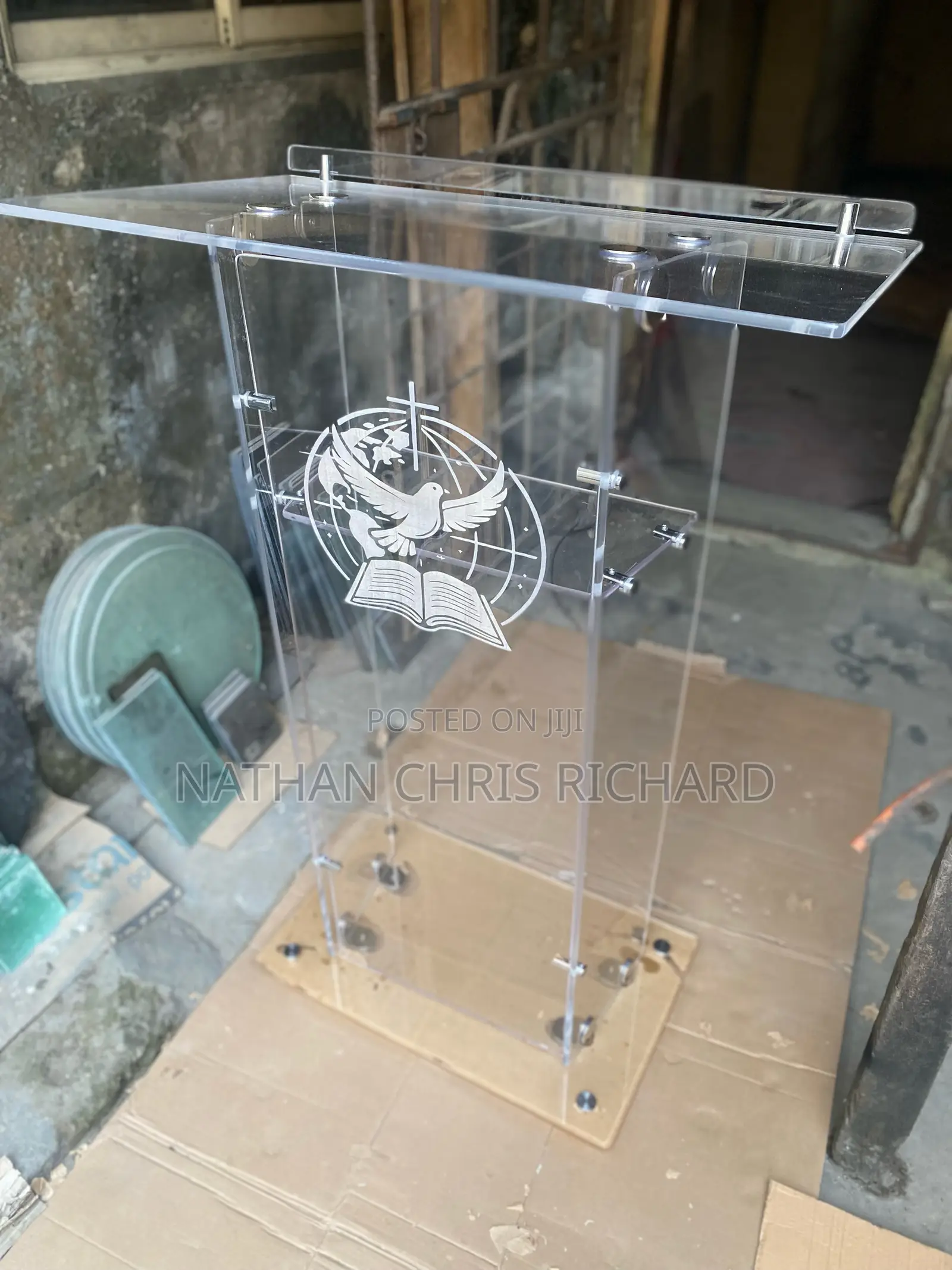 High Quality Luxury Acrylic Unbreakable Pulpit