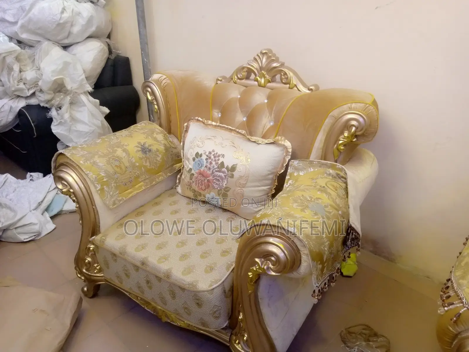 Beautiful Royal Sofa Set