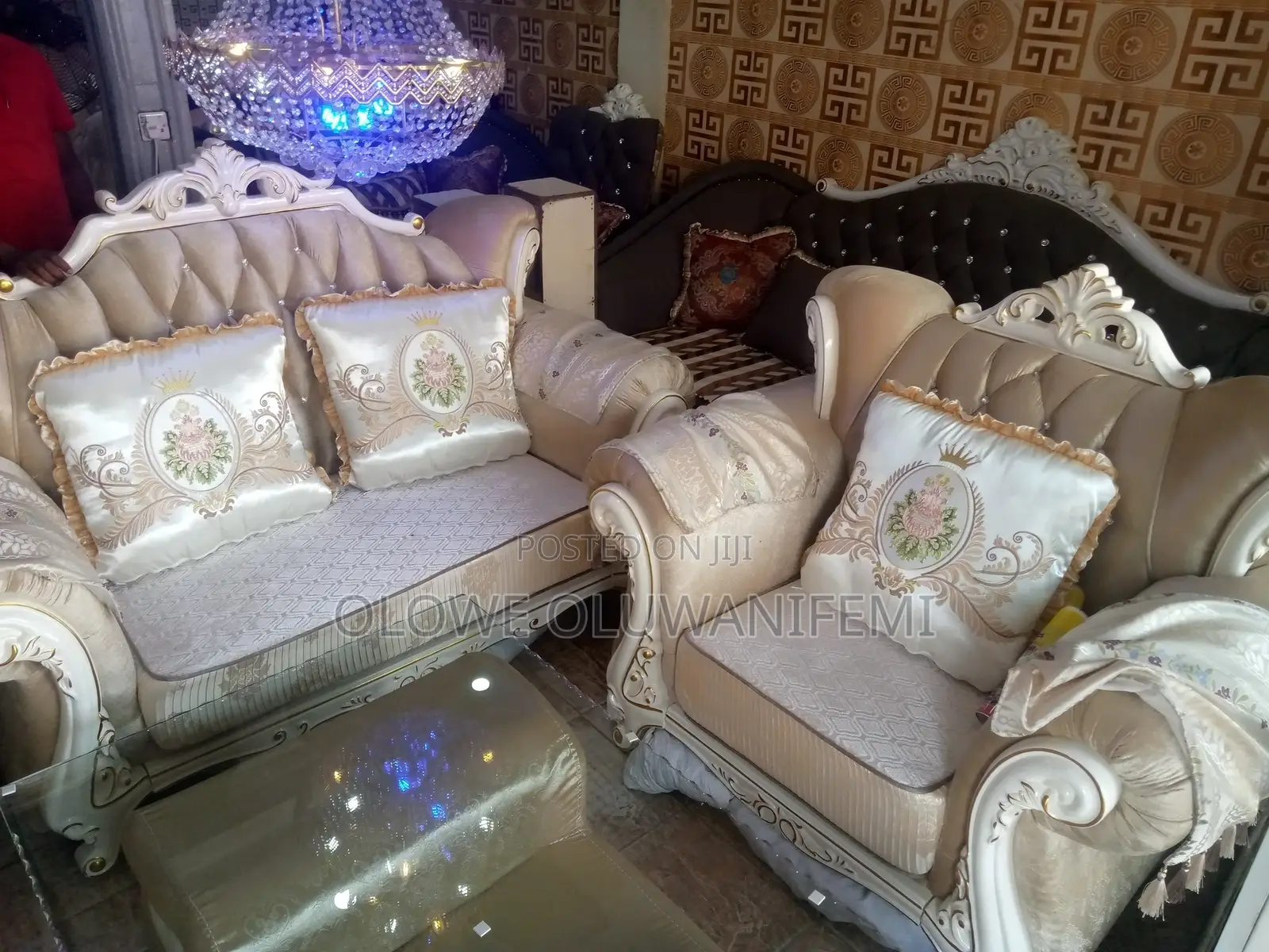 Beautiful Royal Sofa Set