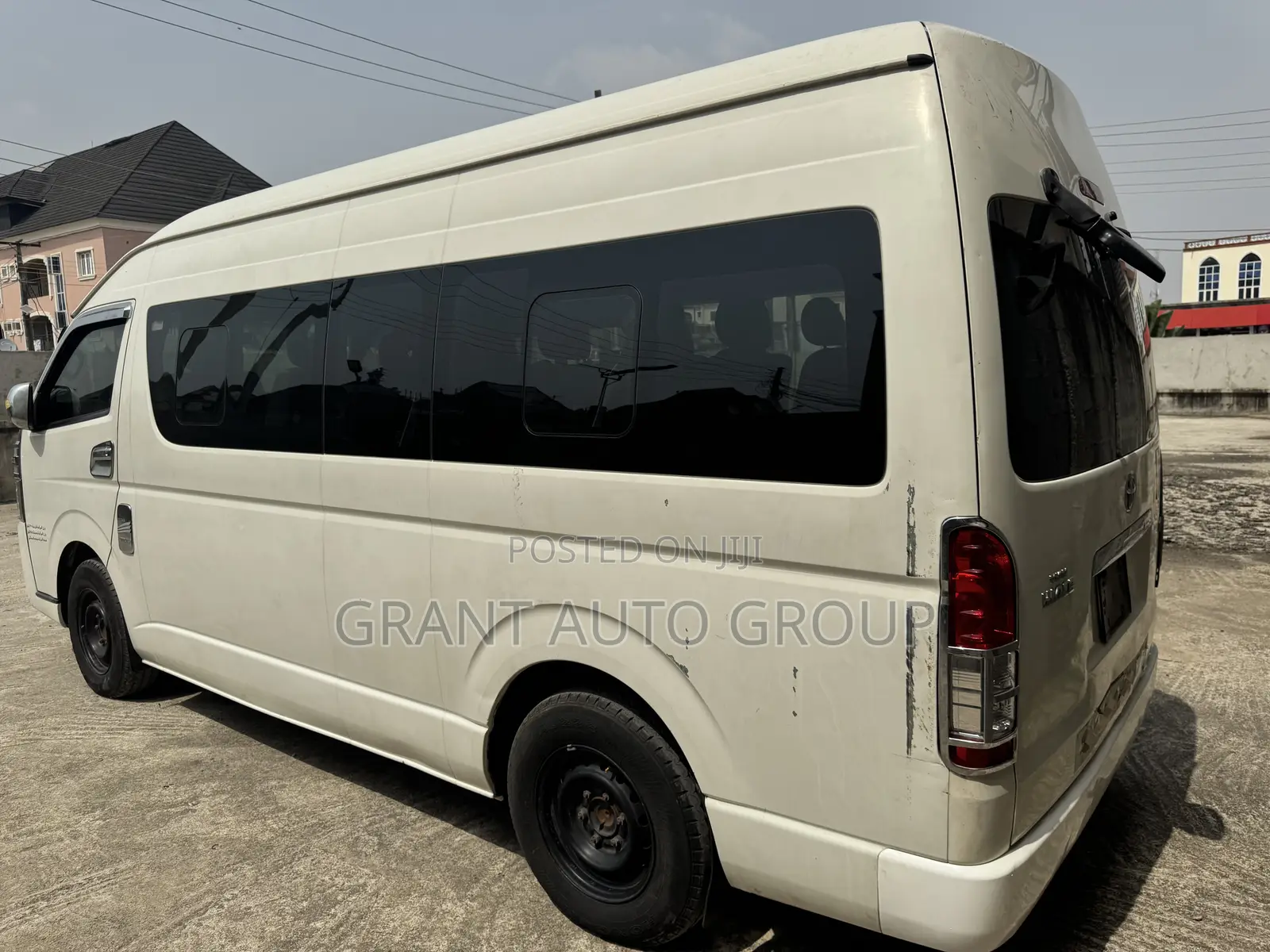 Toyota HiAce 2018 White