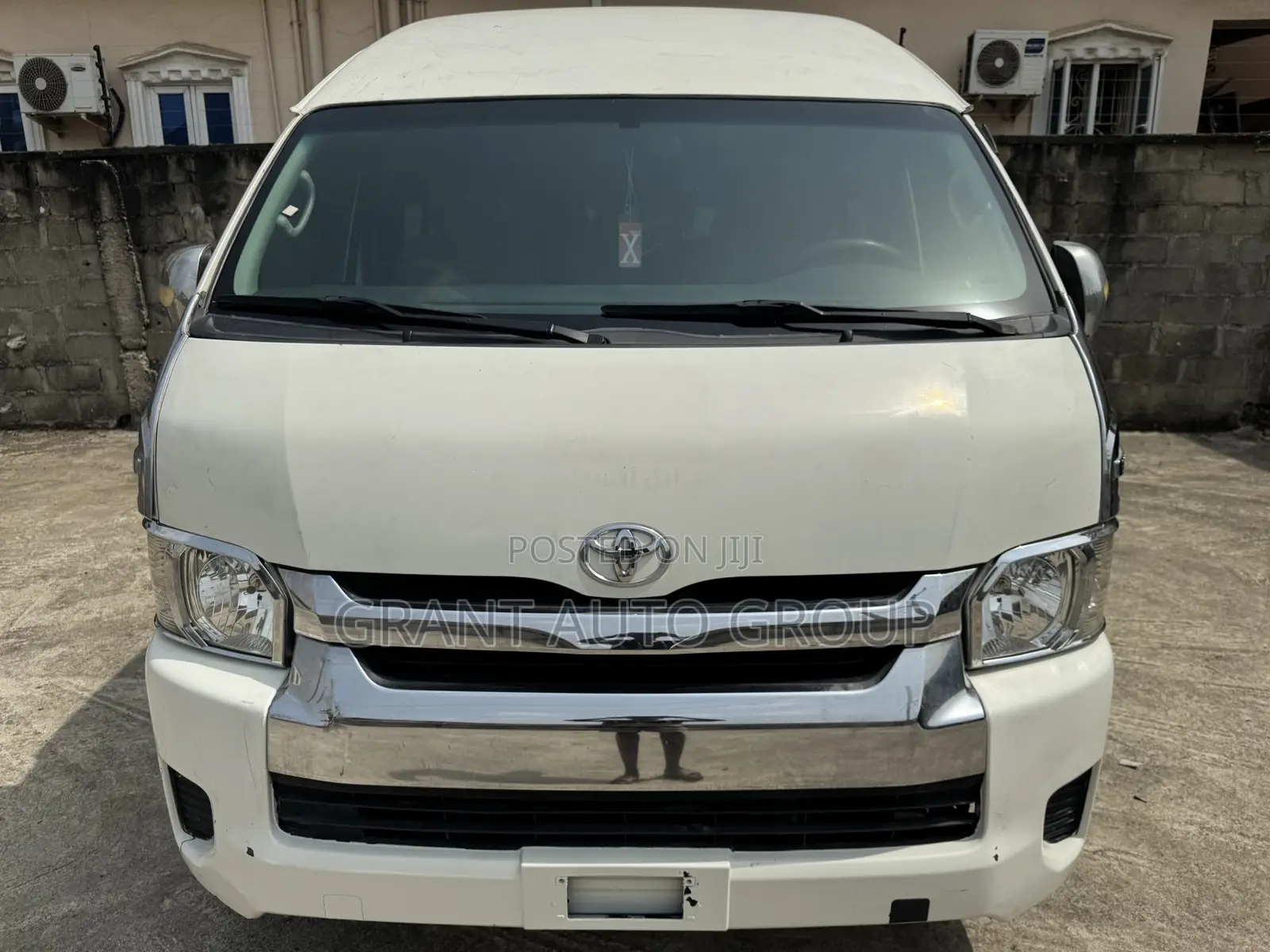 Toyota HiAce 2018 White