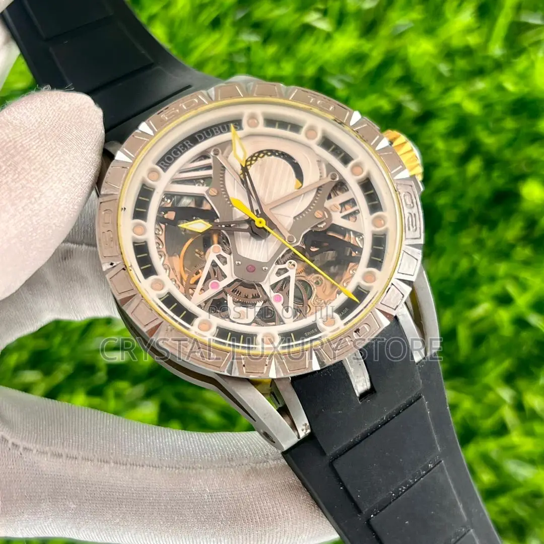 Roger Dubuis Quality Luxury Men Rubber Strap Wristwatch