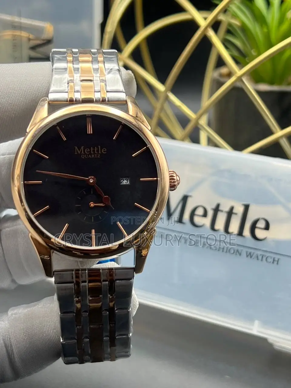 Mettle Quality Men Chain Strap Wristwatch