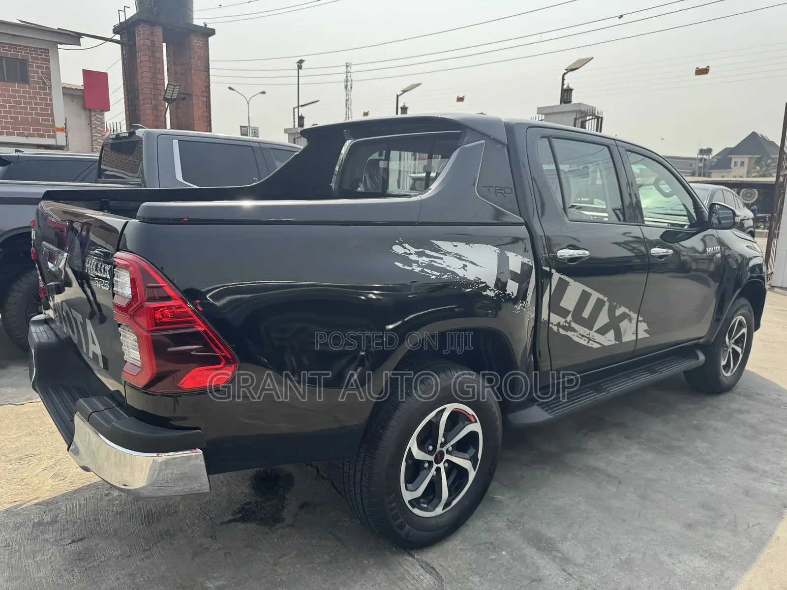 Toyota Hilux Rugged 4x4 2018 Black