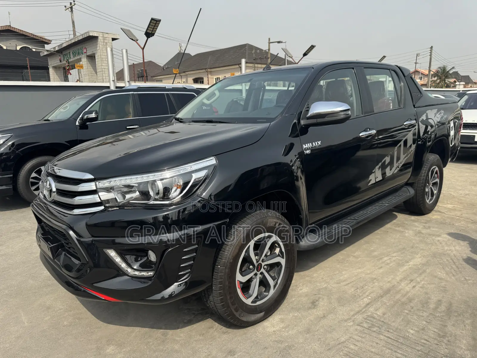 Toyota Hilux Rugged 4x4 2018 Black