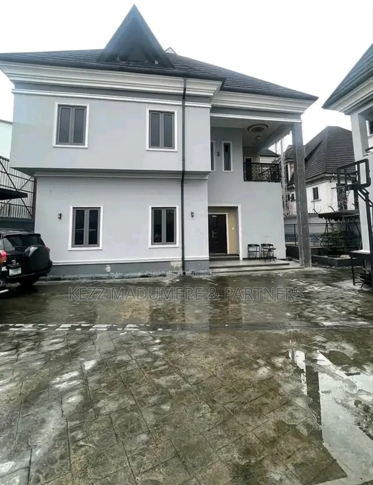 6bdrm Duplex in Off Stadium Road, for sale