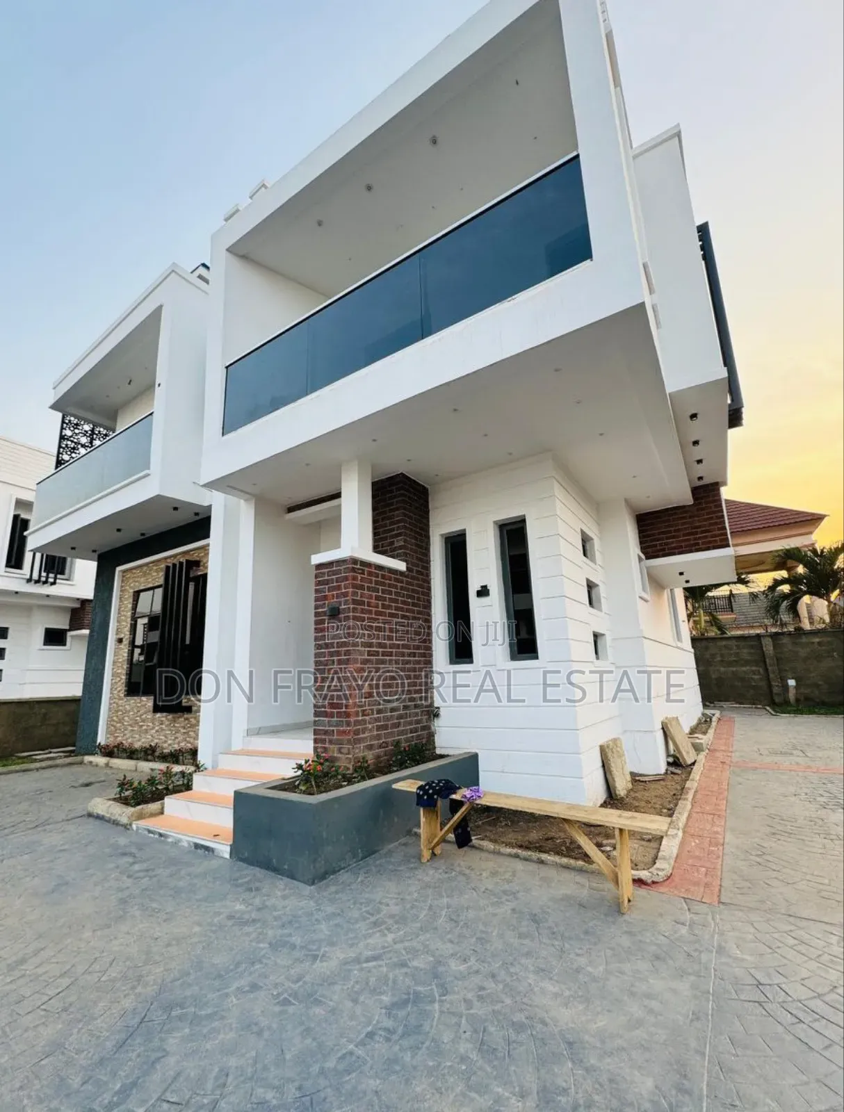 4bdrm Duplex in Kolapo Ishola Gra, Akobo for sale